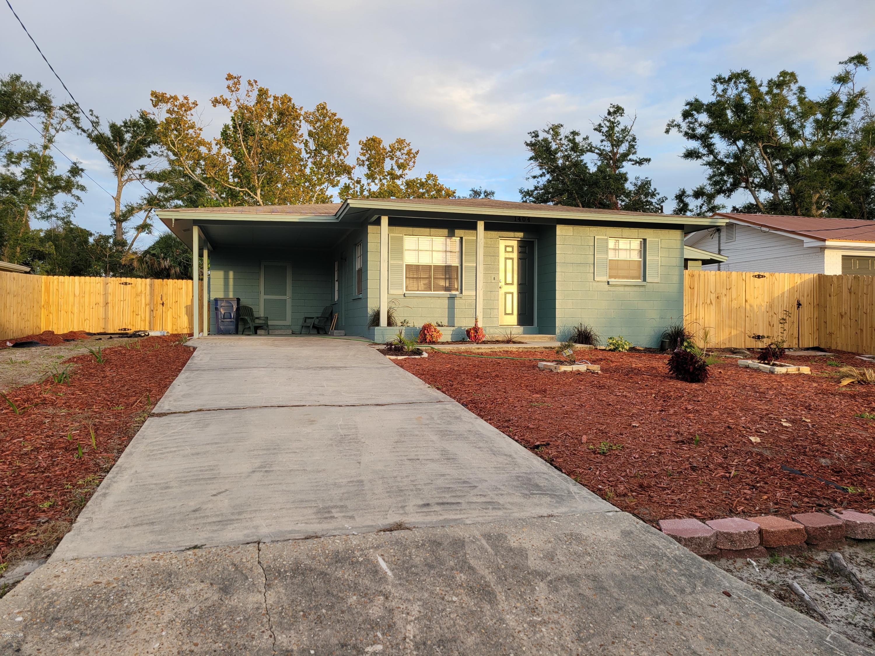 Cute Newly Renovated 3 bedroom 2 bath home, carport,  large lanai and large backyard.  

This home features a open living area with large kitchen.										

The kitchen has upgraded stainless appliances, cabinets and granite counter tops.  Privacy fenced in backyard!										

Washer & Dryer included! ''AS IS''  

Carport Storage is owners lockout closet.