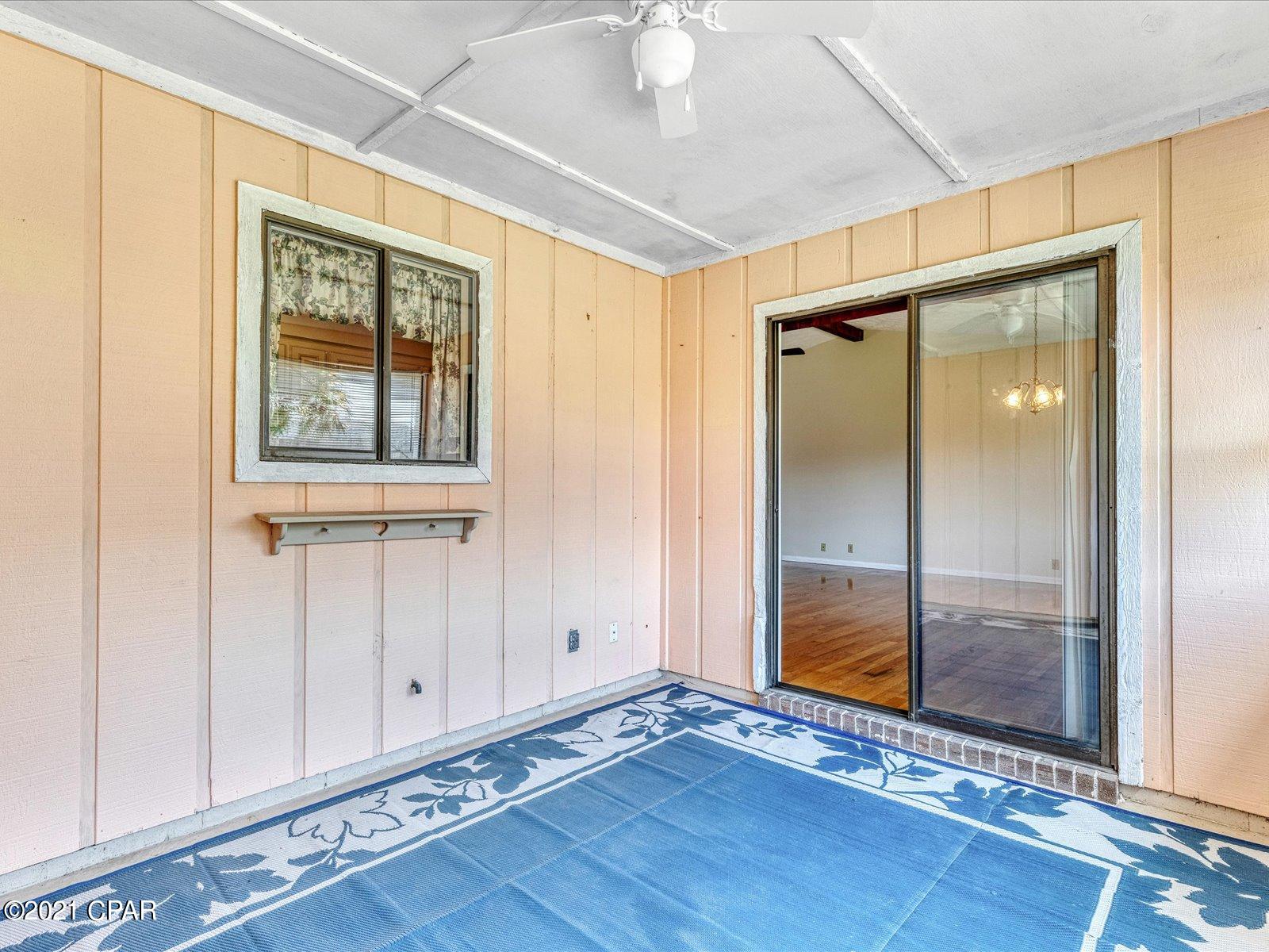 Venetian Villa 1st Add Replat - Residential