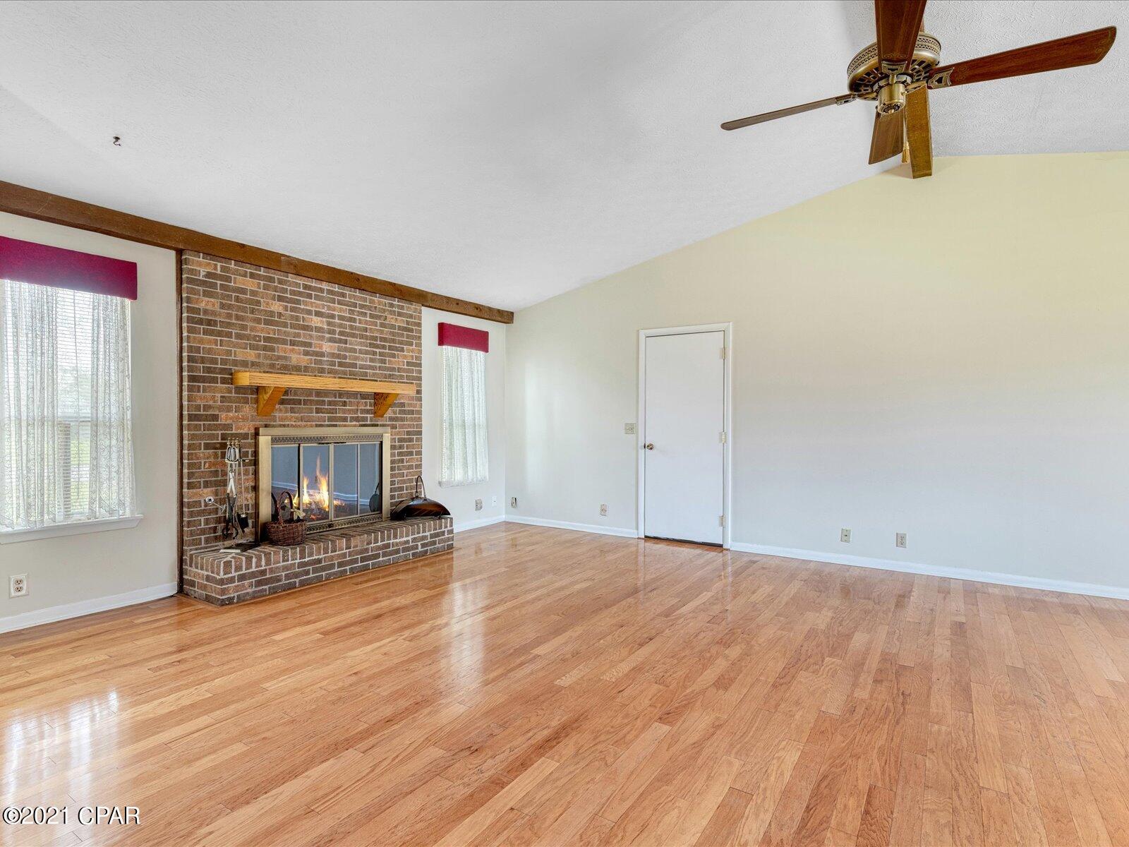 Venetian Villa 1st Add Replat - Residential