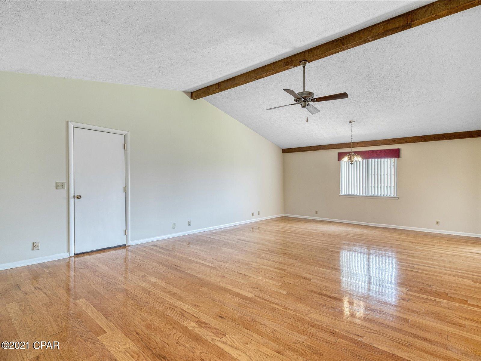 Venetian Villa 1st Add Replat - Residential