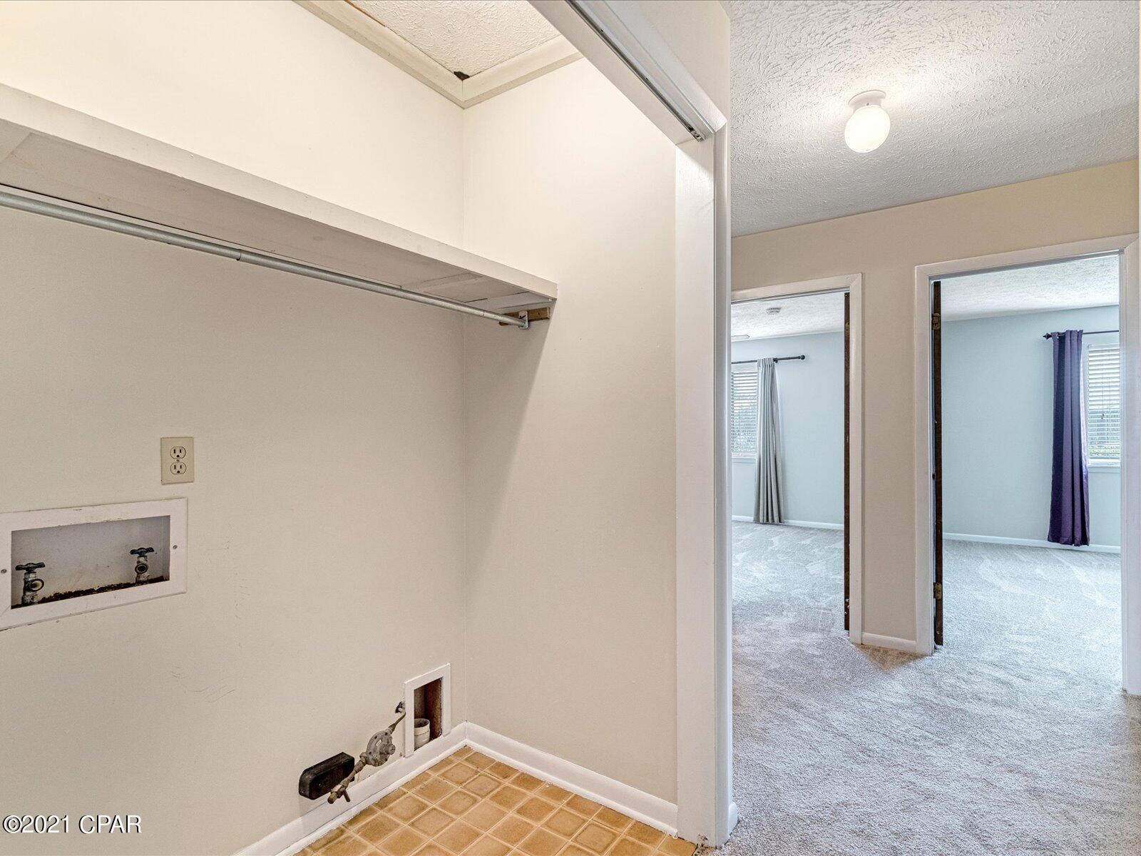 Venetian Villa 1st Add Replat - Residential