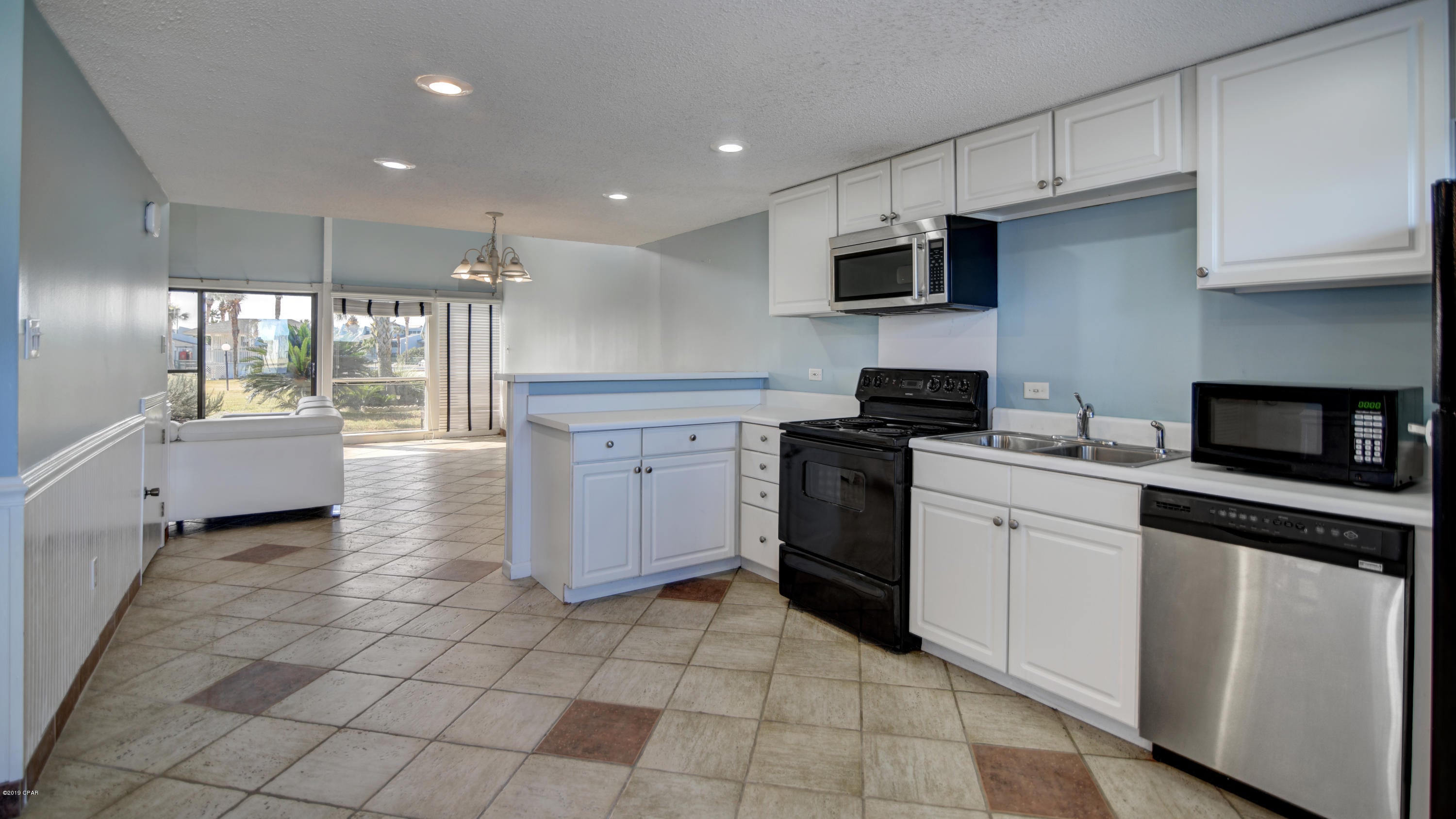 Sunnyside Beach & Tennis Condo - Residential