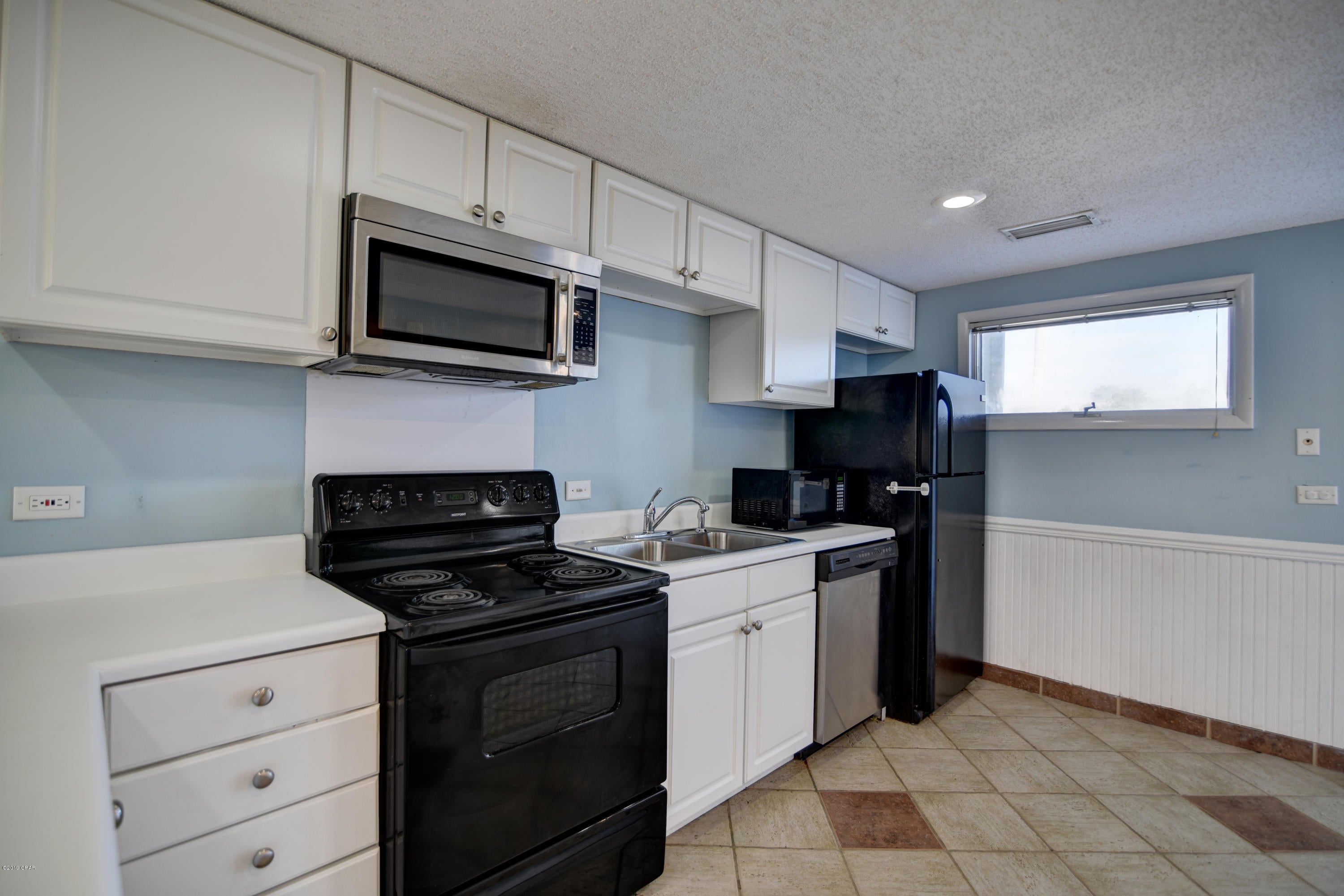 Sunnyside Beach & Tennis Condo - Residential
