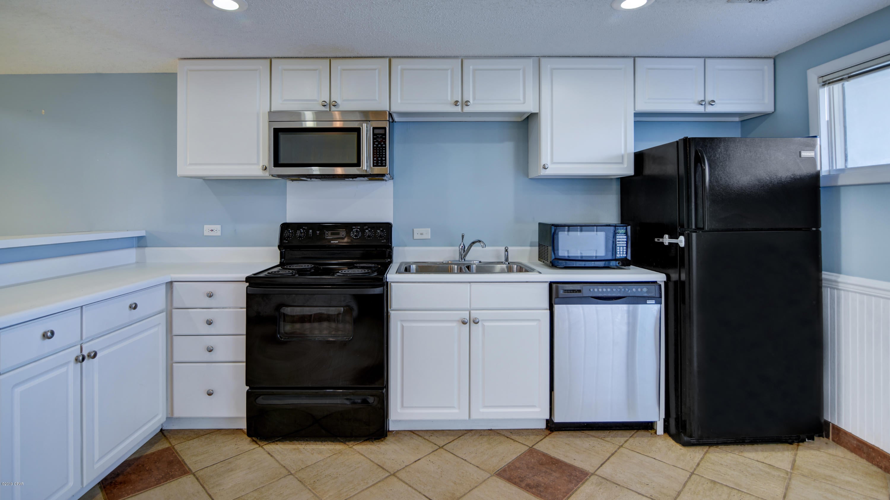 Sunnyside Beach & Tennis Condo - Residential