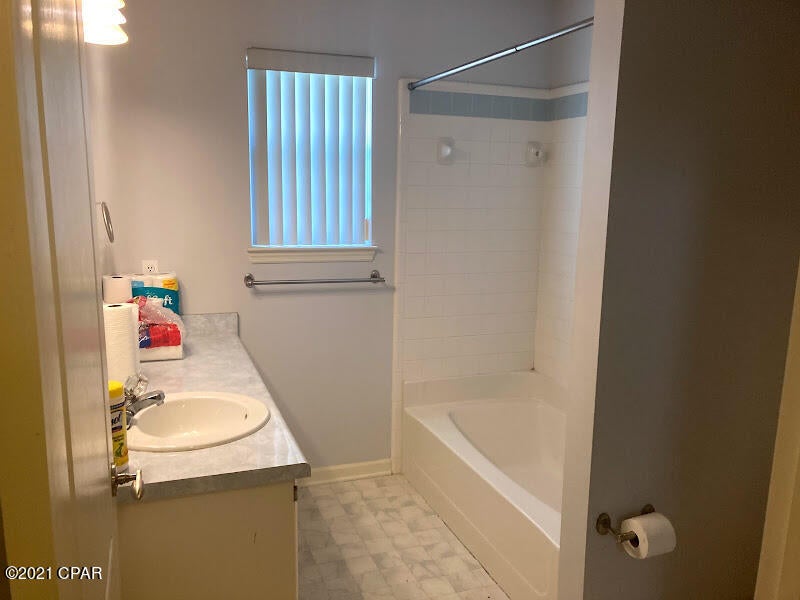 Colonial Est. - Residential