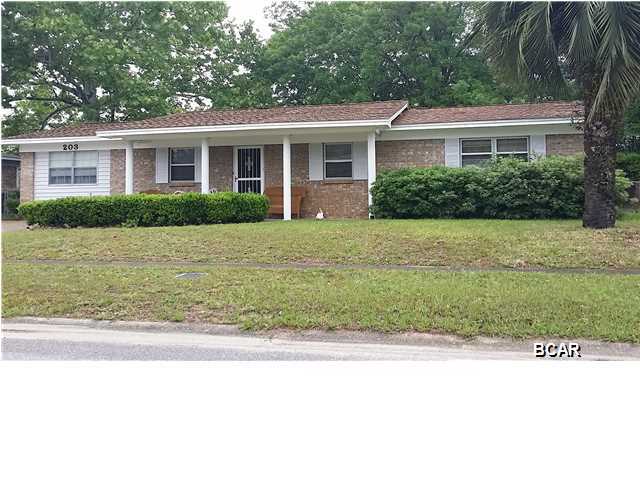 Very nice and well maintained 3 bedroom, two full bath home in the heart of Callaway. Convenient to Tyndall AFB, restaurants and shopping. all sizes approximated