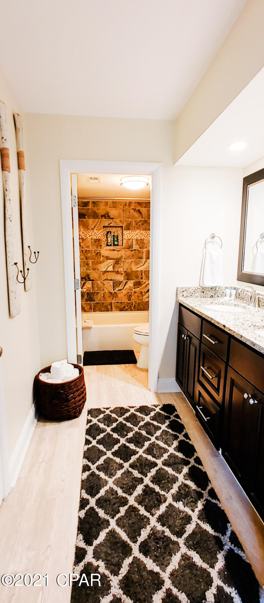 Summerhouse Condo. - Residential