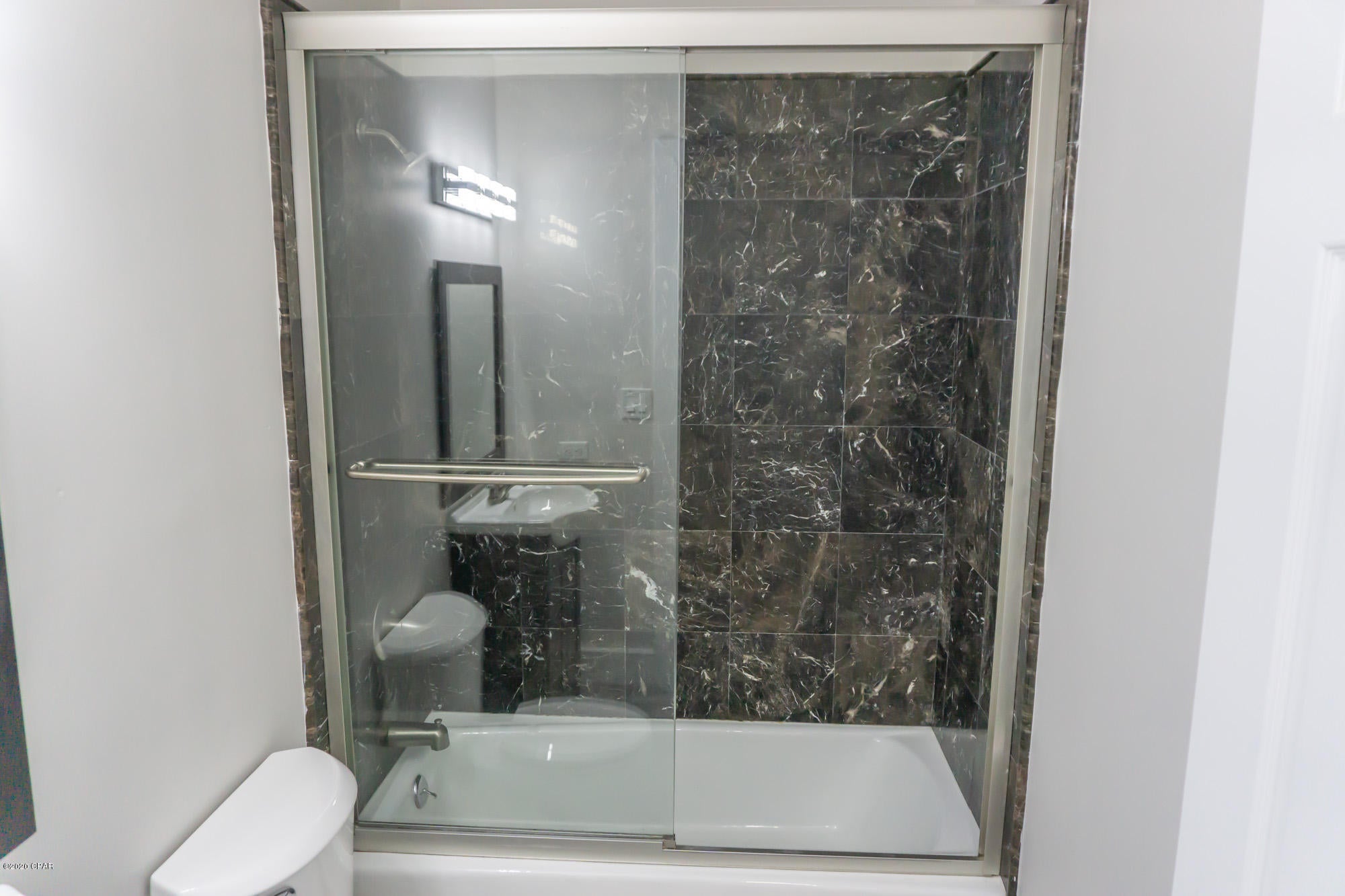 Woodlawn Unit 1 - Residential Lease