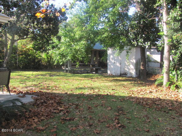 North Lagoon Oaks 1st - Residential Lease