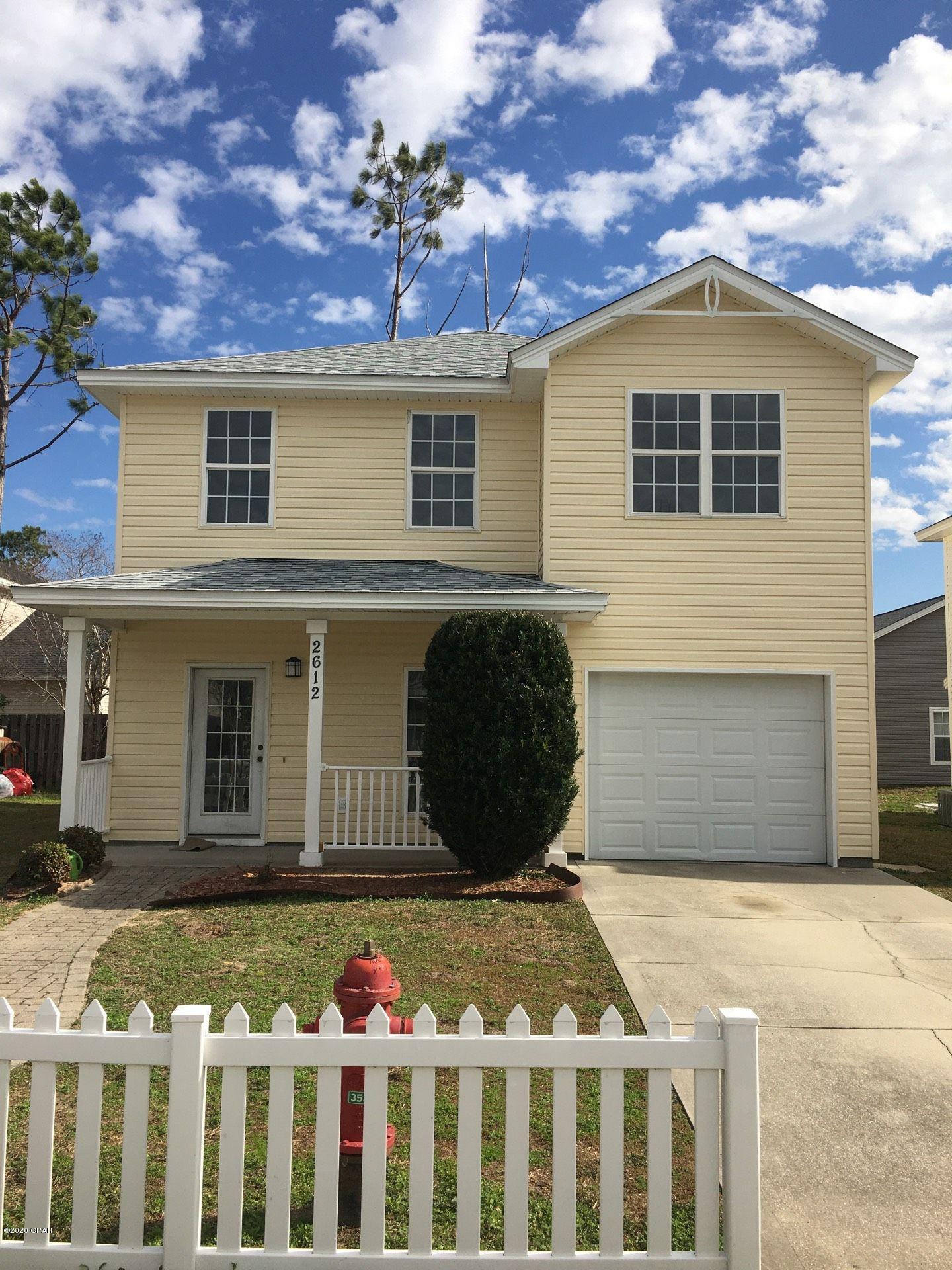 This home offers 4 Bedrooms and 2.5 Baths. Open floor plan. Kitchen has all stainless steel appliances and a breakfast bar. Laundry room equipped with a washer/dryer hookup. Master bedroom has a large walk in closet and master bath has a double sink vanity. 1 car garage.



*1/2 deposit for military and veterans*



*All pets are a part of the application process and are subject to the homeowner's approval*