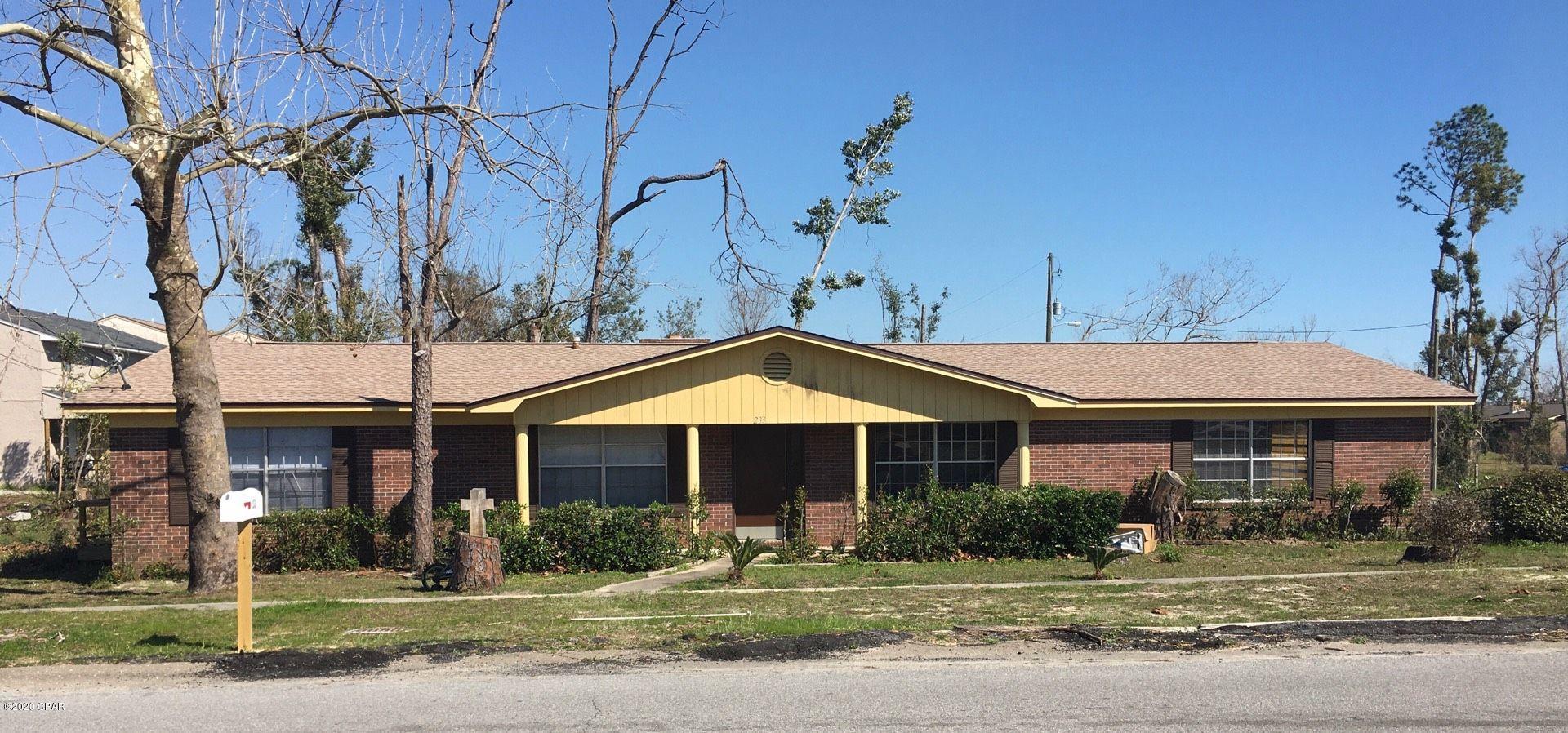 This home offers 3 Bedrooms and 2 Full Baths. Fresh paint, new carpet. Brand new kitchen appliances (gas stove). Living room equipped with a fireplace. Laundry room has a washer/dryer connection and plenty of cabinet space. Master bedroom has a french door leading out to a deck. Open back patio, and a 2 car garage.



*No Pets*