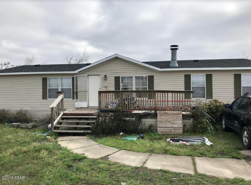 Great opportunity to buy a well kept home on a large lot. This 3 bedroom 2 bathroom home offers features newer appliances, large closets and a fireplace in a quiet setting. The home boasts a brand new roof and is move in ready.