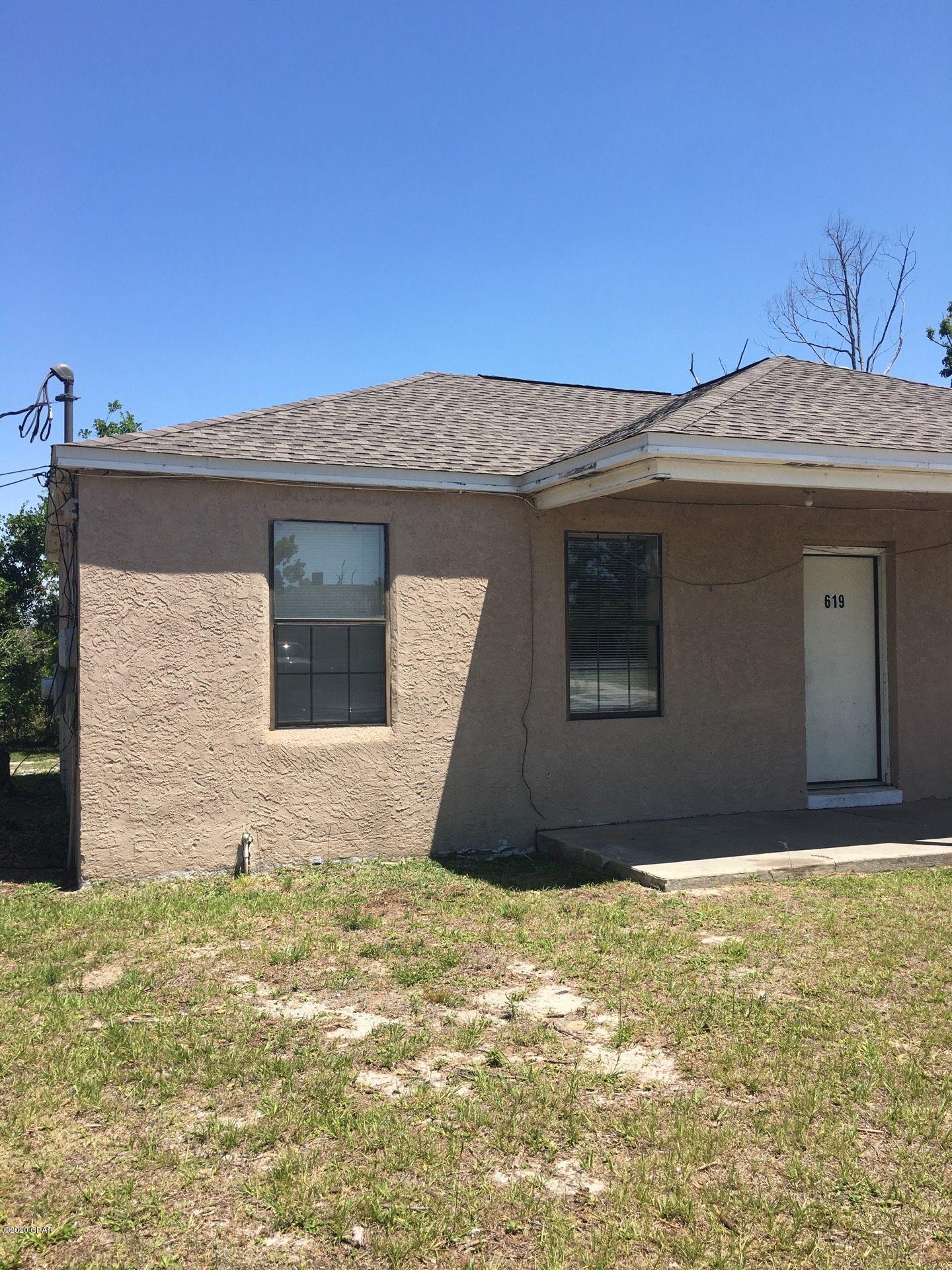 This duplex offers 2 Bedrooms and 1 Bath, located near downtown Panama City. No washer/dryer hookup.



*No Pets*