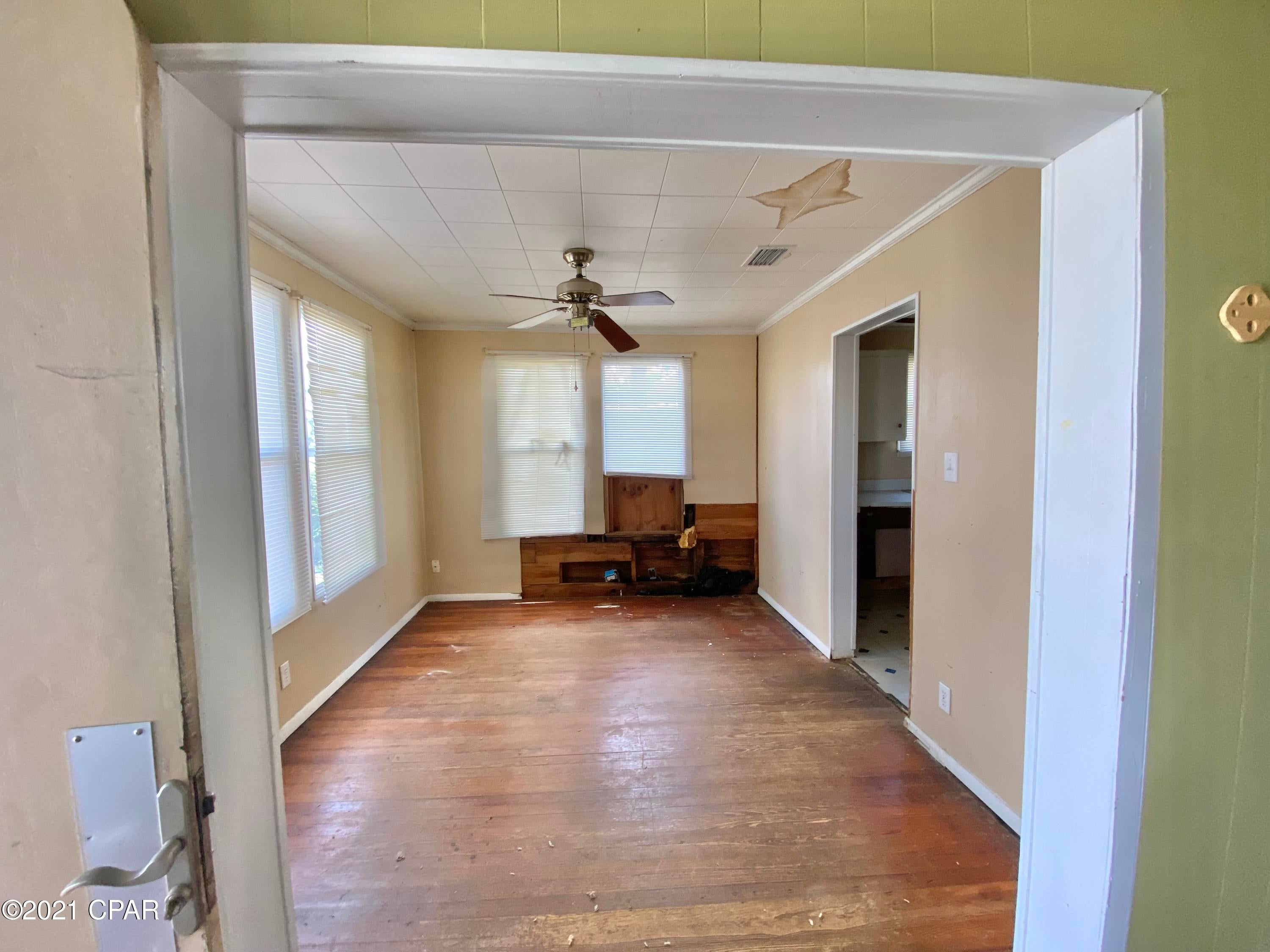[No Recorded Subdiv] - Residential