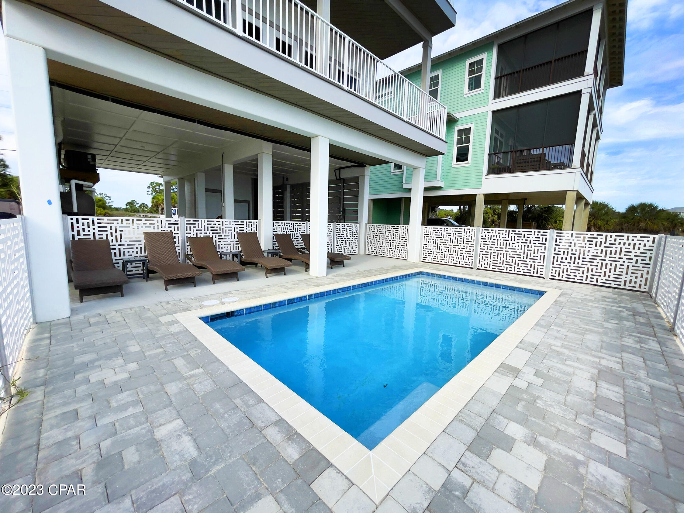 Camp Palms - Residential