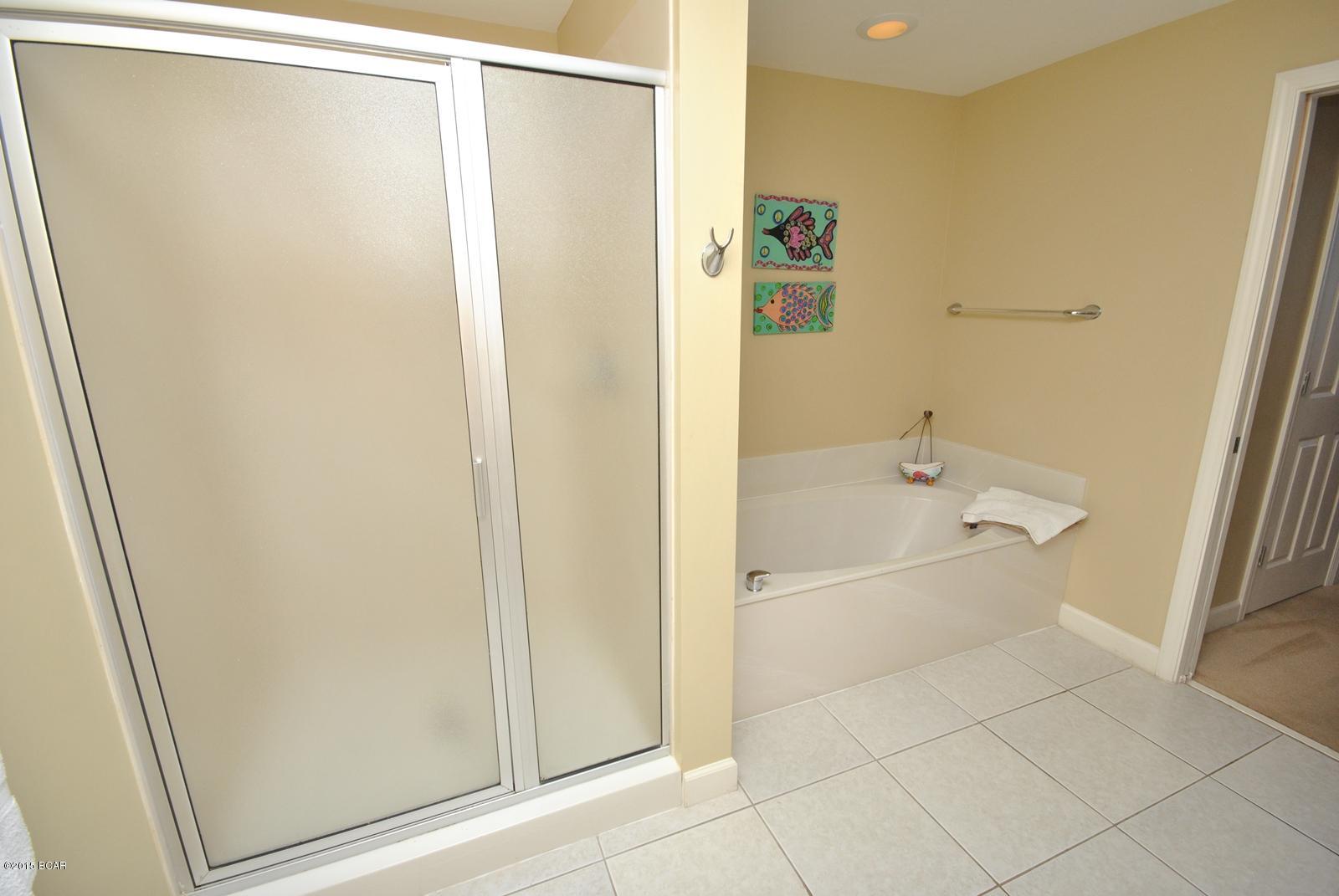 Splash Condo - Residential