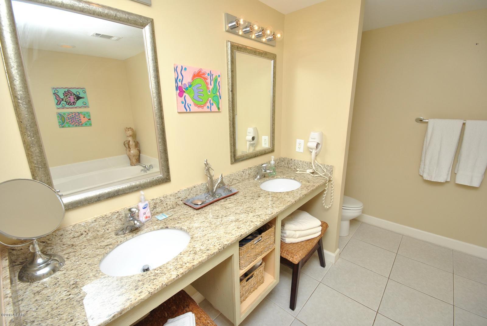 Splash Condo - Residential