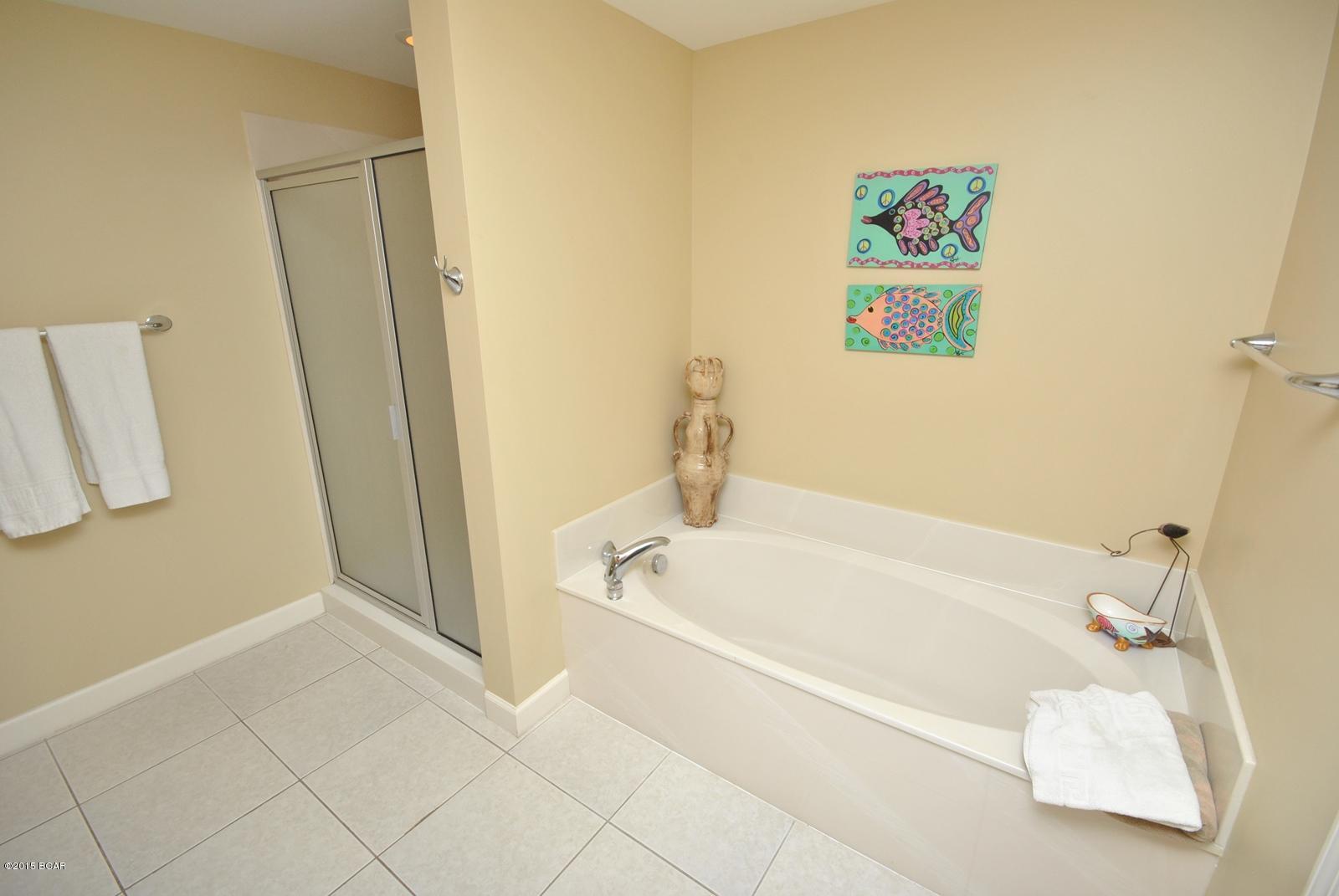 Splash Condo - Residential