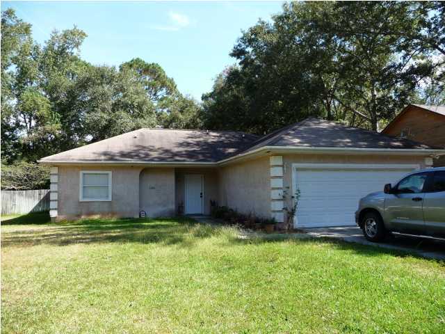 Looking for a cute, cozy home in Lynn Have? Look no more. This 3bedroom, 2bath has a great open floor plan. Beautiful tile runs through-out the house, with carpet in the bedrooms. The kitchen and breakfast area overlook the living room. Yard Care and Water for Sprinklers included.