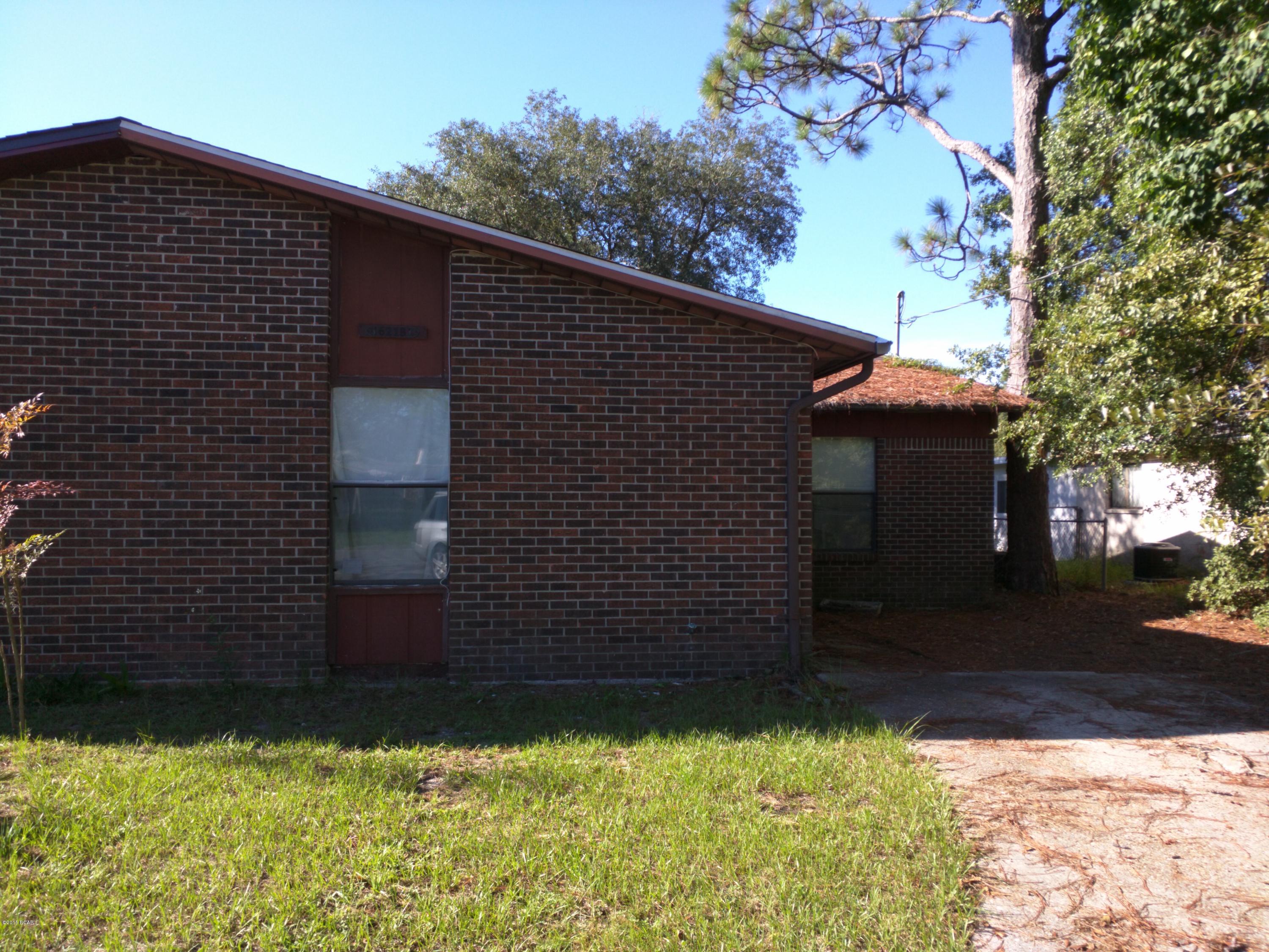Investors do not want to miss this special property. 3 Bedroom 2 Bath, good open floor plan close to Tyndall AFB. Lost of counter space, cabinets and also a breakfast bar in the kitchen. Full sized laundry room as you enter the property. Convenient location and great rental area make this property a can't miss!