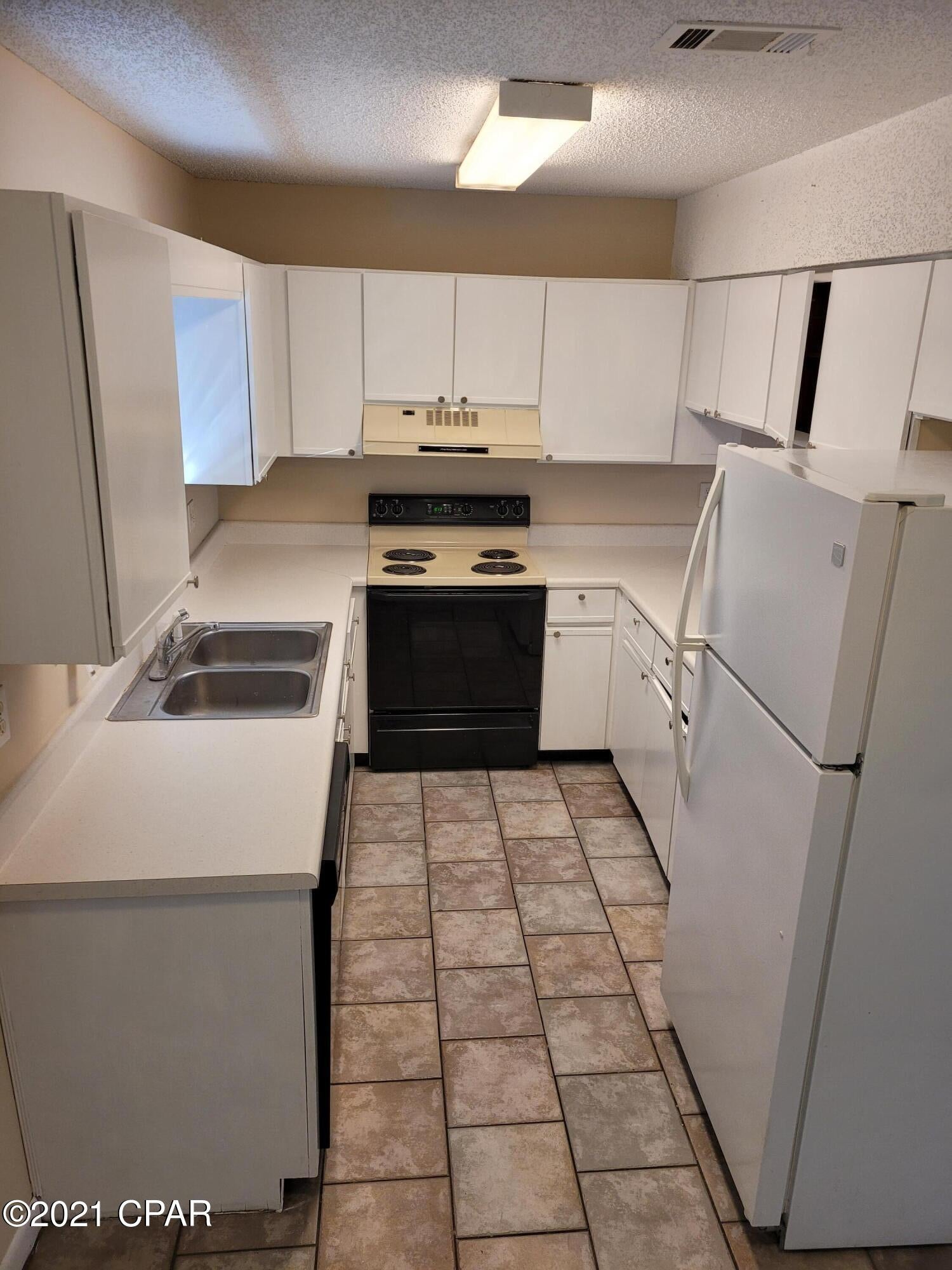 The Landings At Lake Caroline I - Residential Lease