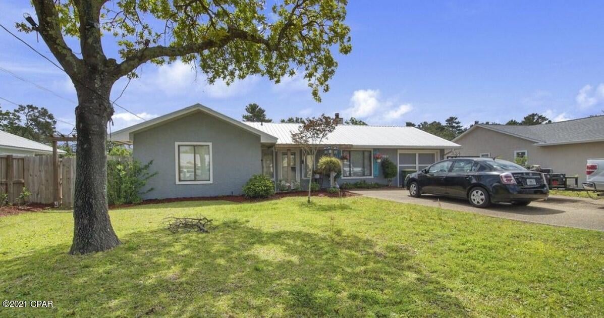 2 Bedroom 2 bath home, huge laundry room with pantry and bonus room off laundry room for storage or makes a great little home gym. Large front yard and back yard with in-ground pool. Two storage buildings one is 10x20 with two lofts and workbench. One is almost 800 square feet with heating, cooling, plumbing and power, great little workshop with deck just off pool. Cash offers only. Currently Rented. Great investment property for long term rentals. New roof metal roof!