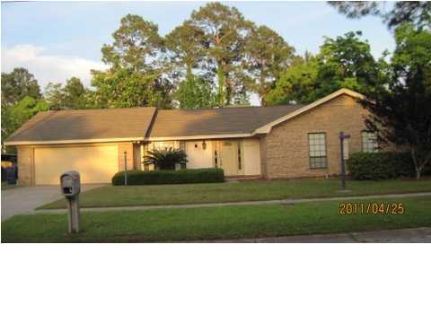 This LARGE 3 bedroom 2 bath home Living rm with fireplace, formal Dining Room, eat in kitchen with patio door to large fenced back yard. Master bedroom has walk in closet. Inside laundry room. Double garage with opener. Irrigation meter for sprinkler system. **Off State Ave between 23rd and Baldwin Road.SMALL PET may be considered. Pet policy: Pets are considered not guaranteed. All pets must be approved. Each home may have different criteria. If pet is approved there may be an additional pet rent charged. The amount will be determined by breed, size and number of animals. Application processing: We try to process all applications within 24 hours. Unfortunately we often have to wait on rental verifications from previous landlords. Therefore this is not a guarantee, it may take 48-72