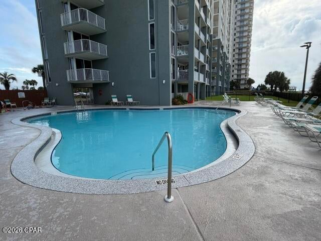 Long Beach Towers III - Residential
