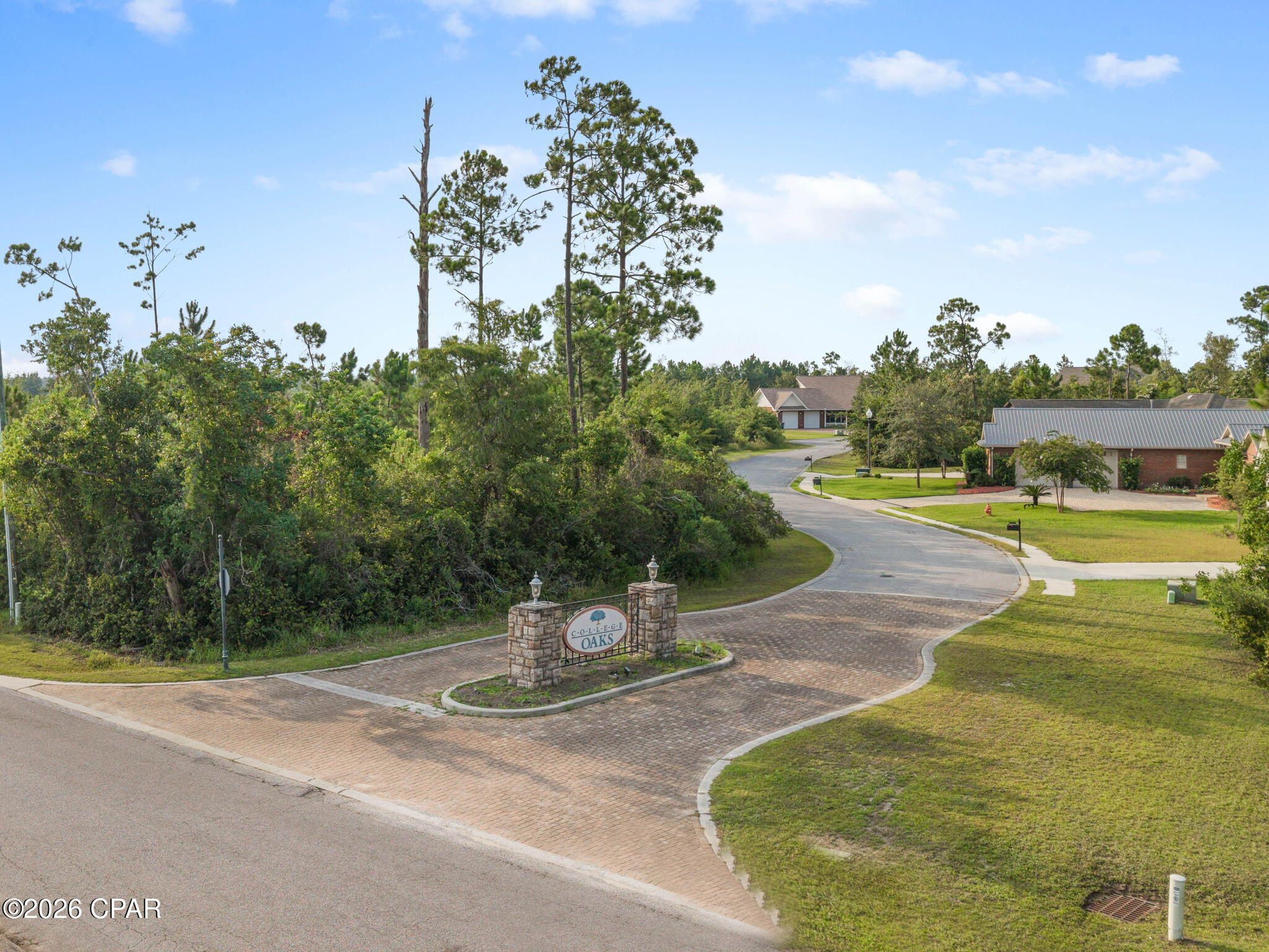 College Oaks - Land