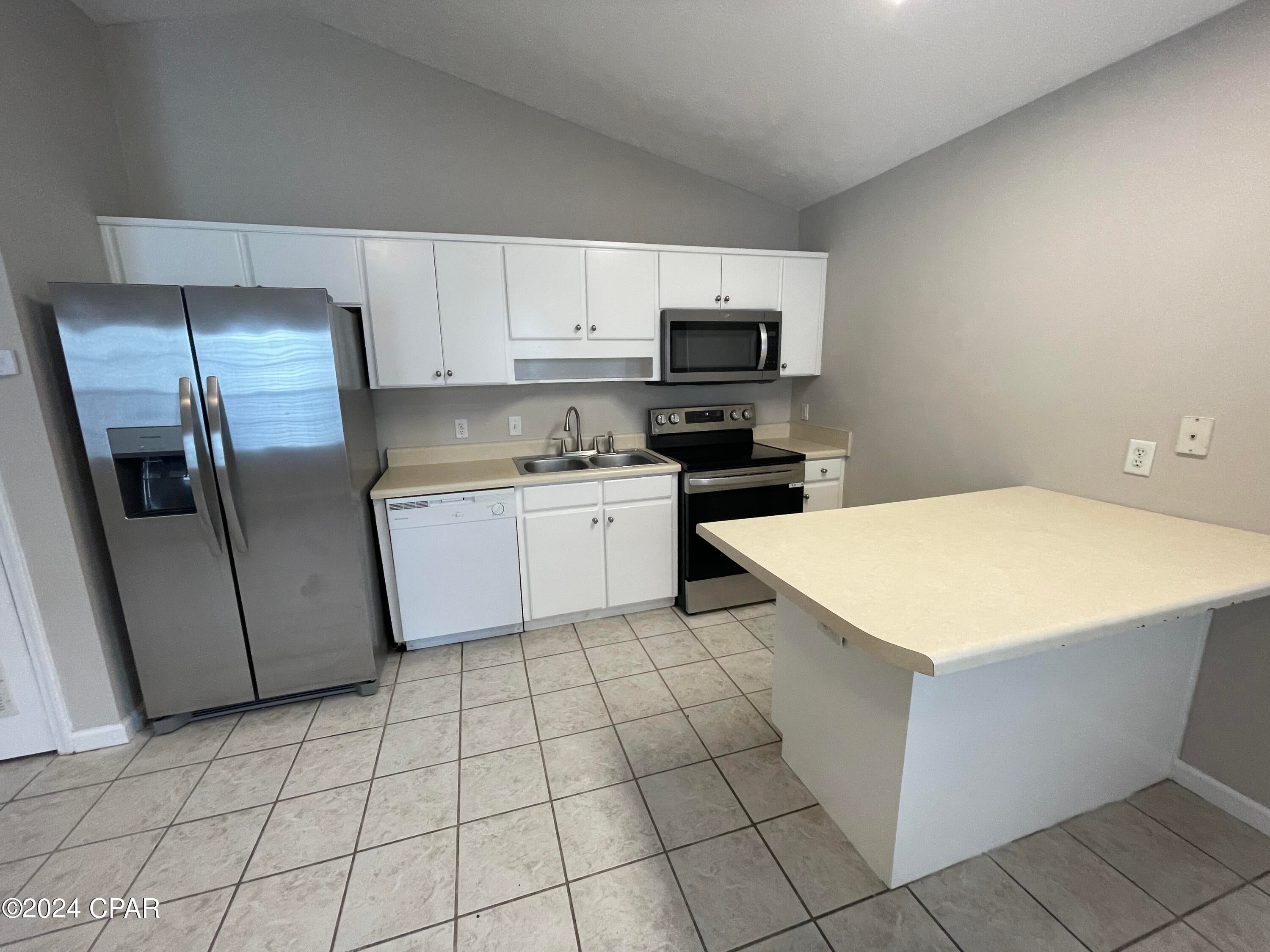 [No Recorded Subdiv] - Residential Lease