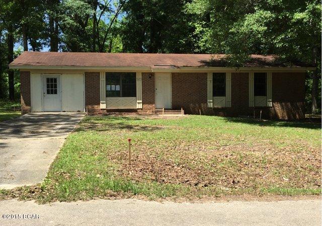 All brick 3 Bd / 2 Ba home with lots of potential.  Laminate flooring through out the kitchen & dining area.  This property is UI (Uninsurable) Property is estimated to need more than $5000 in repairs by FHA appraiser making NOT eligible for a standard FHA loan.