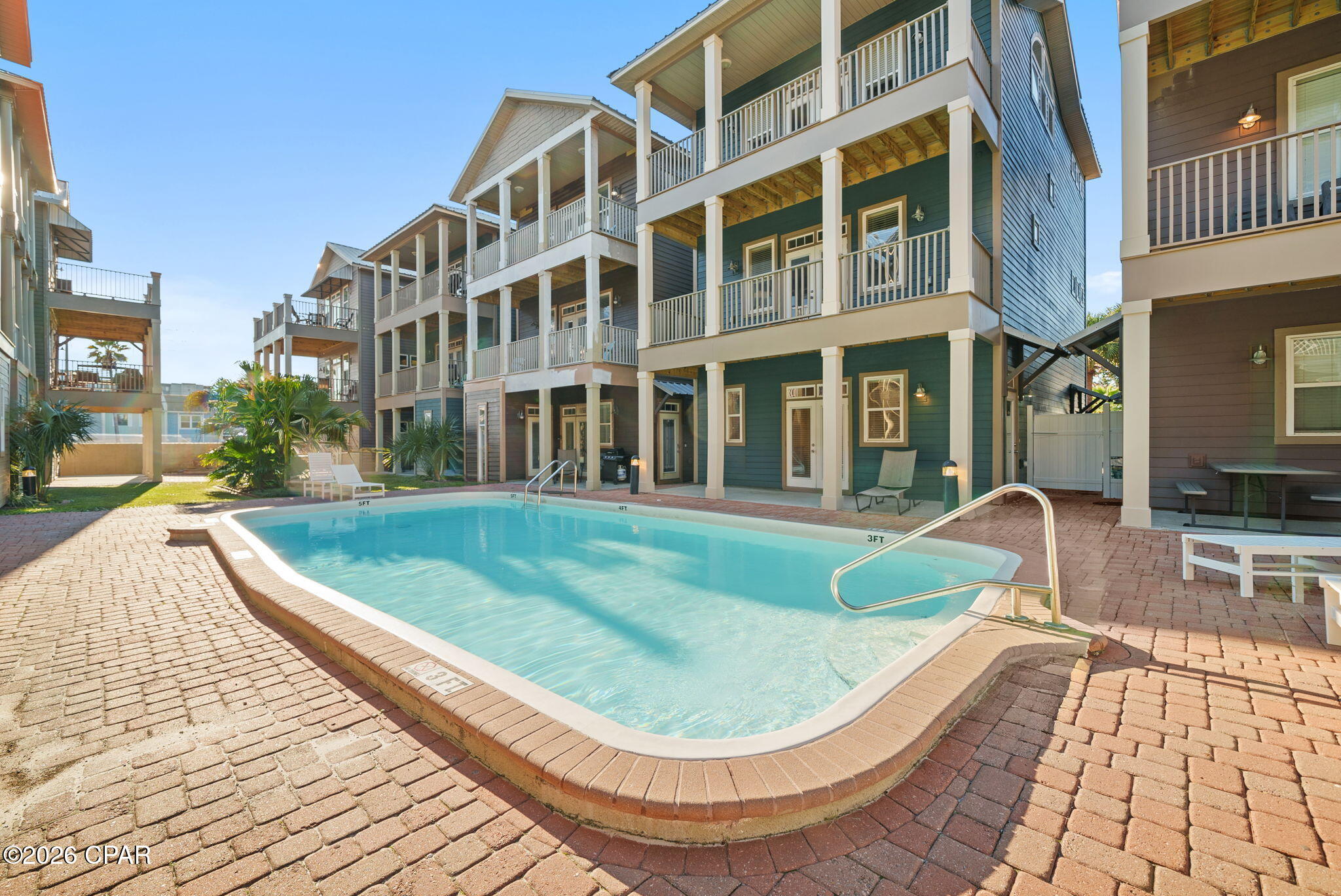 Thomas Drive Park U-1 - Residential