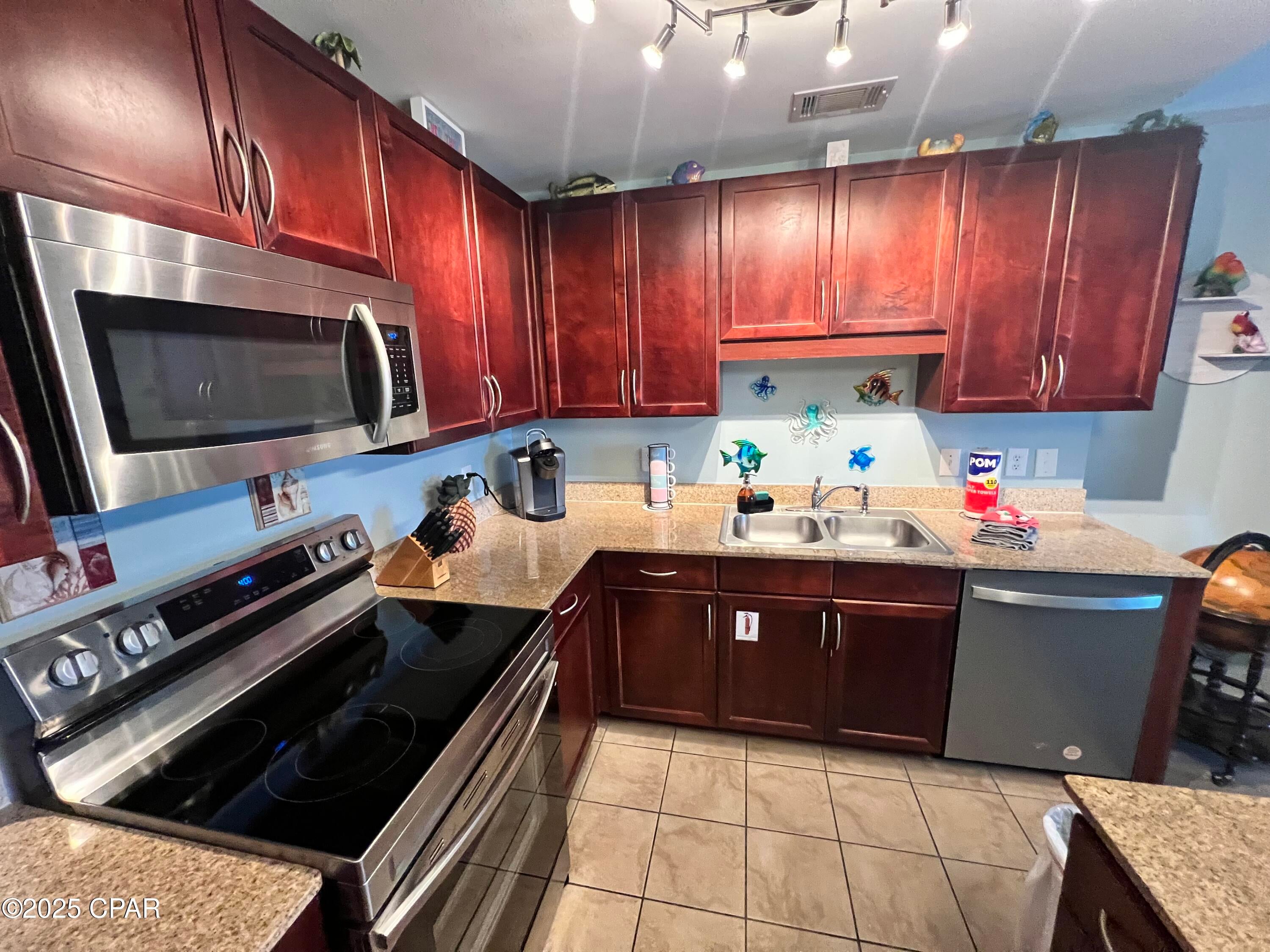 Laketown Wharf - Residential
