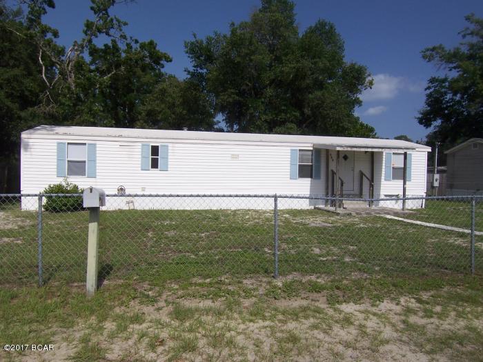 2/1 Mobile home close to Tyndall AFB.

All property sizes and ages are approximate, please measure and/or verify if important. 

School assignments are subject to change, please check with Bay County for most accurate information.

Deposit is the same as the rent.

Pets NOT Allowed!