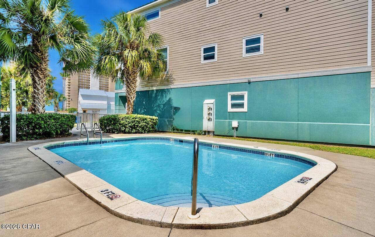 Long Beach 3rd - Residential