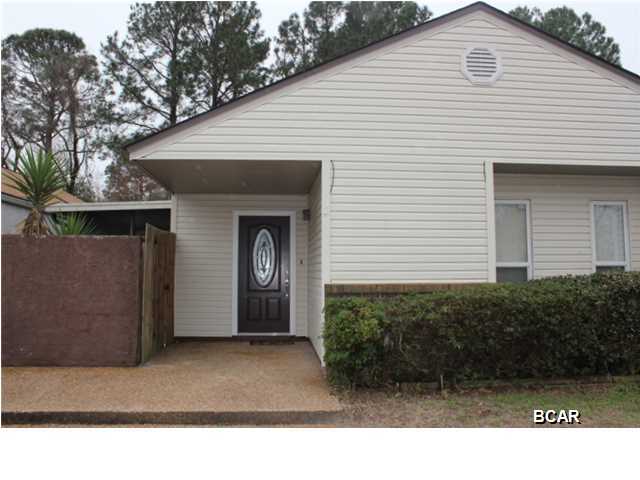 This little house lives BIG! Open floor plan, new roof, appliances, AC and windows in 2008. Clean, convenient and ready for YOU!!