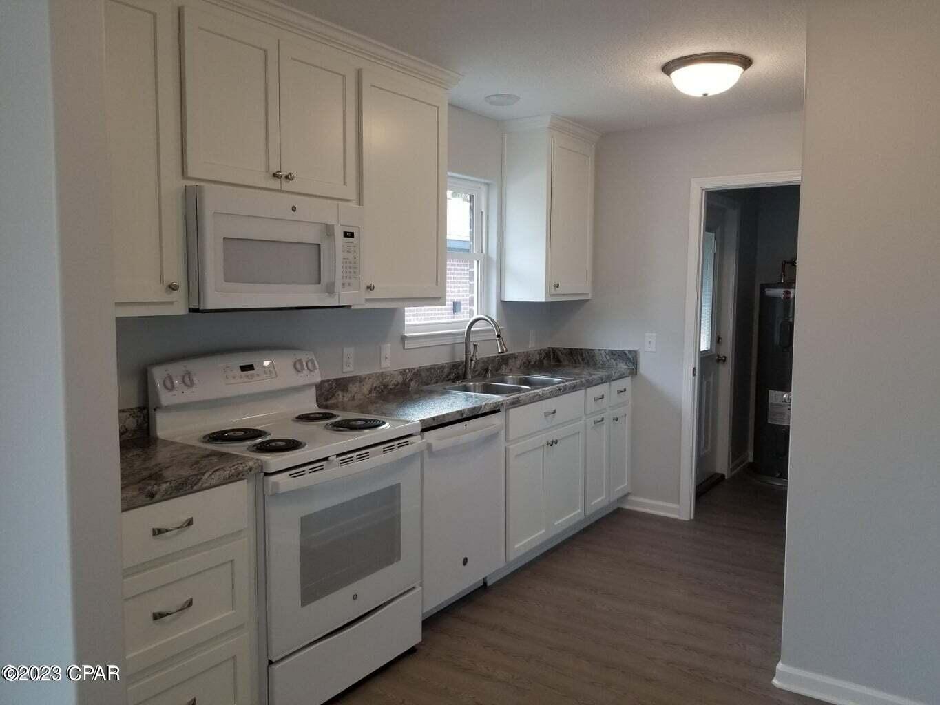 [No Recorded Subdiv] - Residential Lease