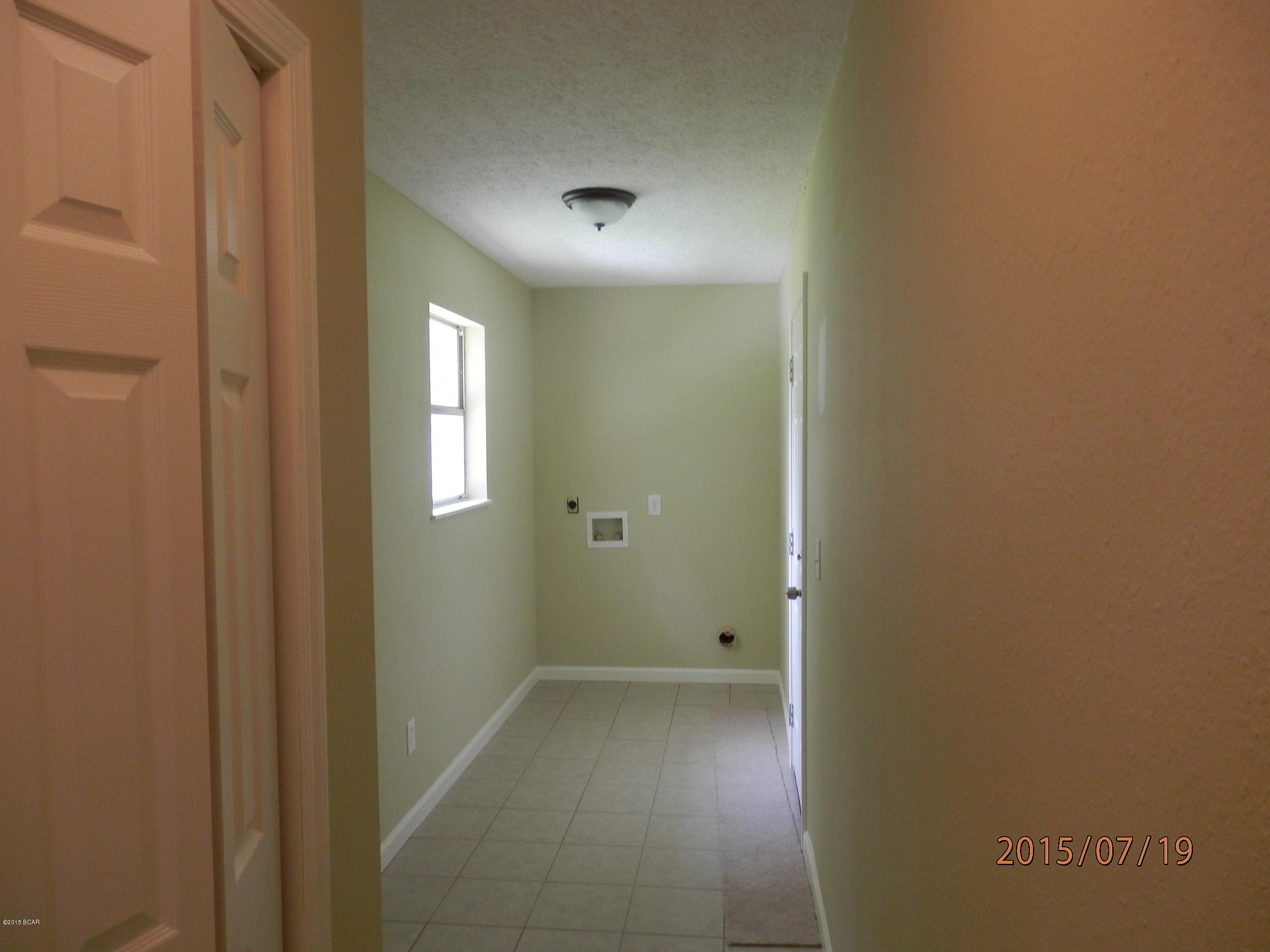 Newly renovated 3 bedroom 2 bath with a 2 car garage situated on a large lot. Great room with vaulted ceiling, laminate wood floors and a corner brick wood burning fireplace. All new kitchen with new cabinets, counter tops and appliances. Interior and exterior freshly painted. Large laundry room just off the garage and kitchen. Bedrooms are carpeted and bathrooms tiles. Front porch and open patio just off the dining area. Located in the desirable Venetian Villa subdivision.