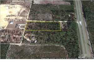 This 4.8 acre parcel is conveniently located north of Panama City with close proximately to Highway 231. This would make a great home site for someone looking for the peace and quiet of country living without being too far from town.