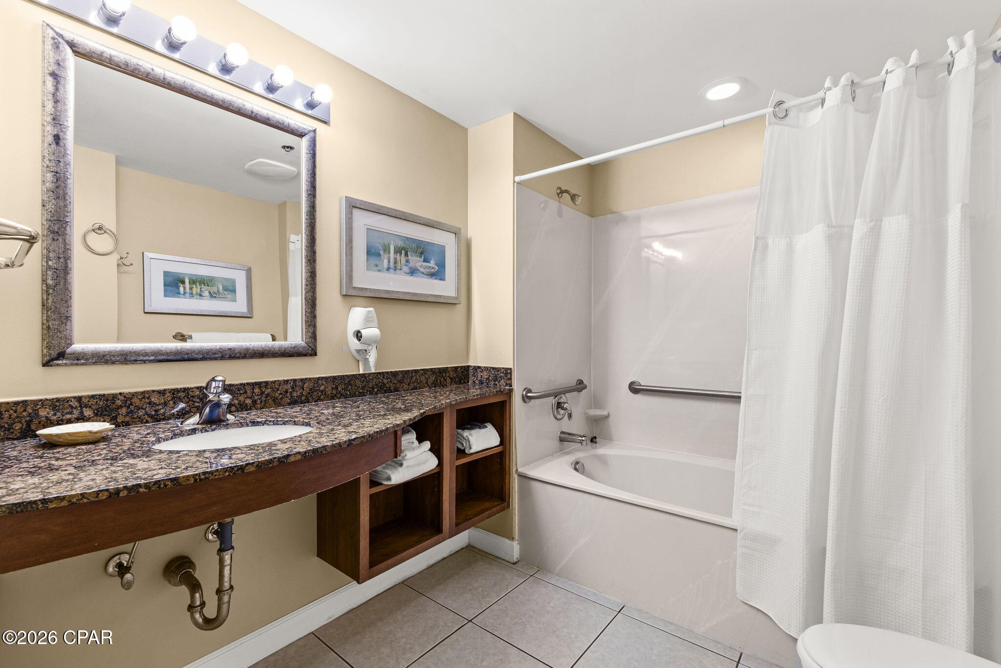 Splash Condo - Residential