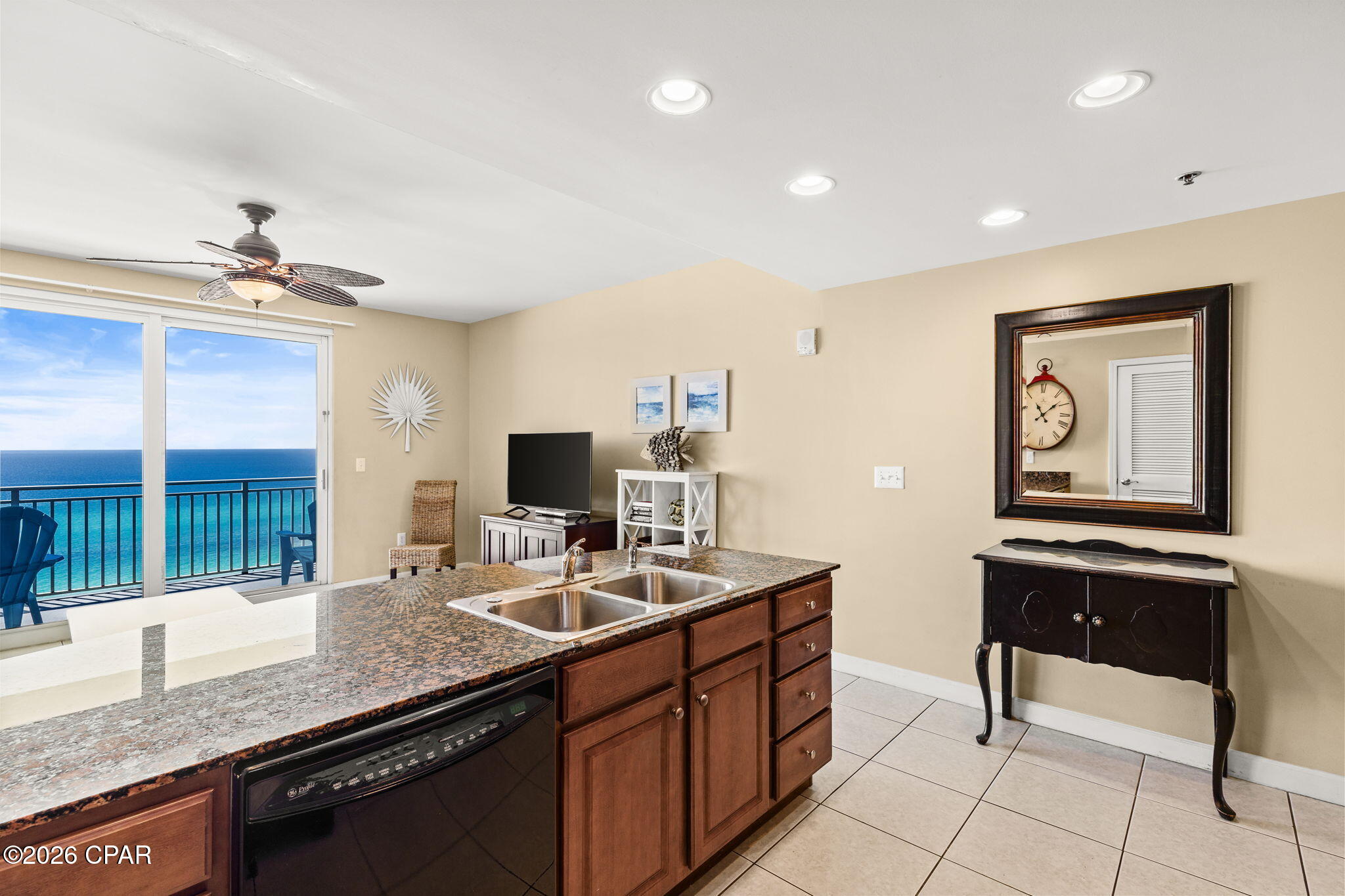 Splash Condo - Residential