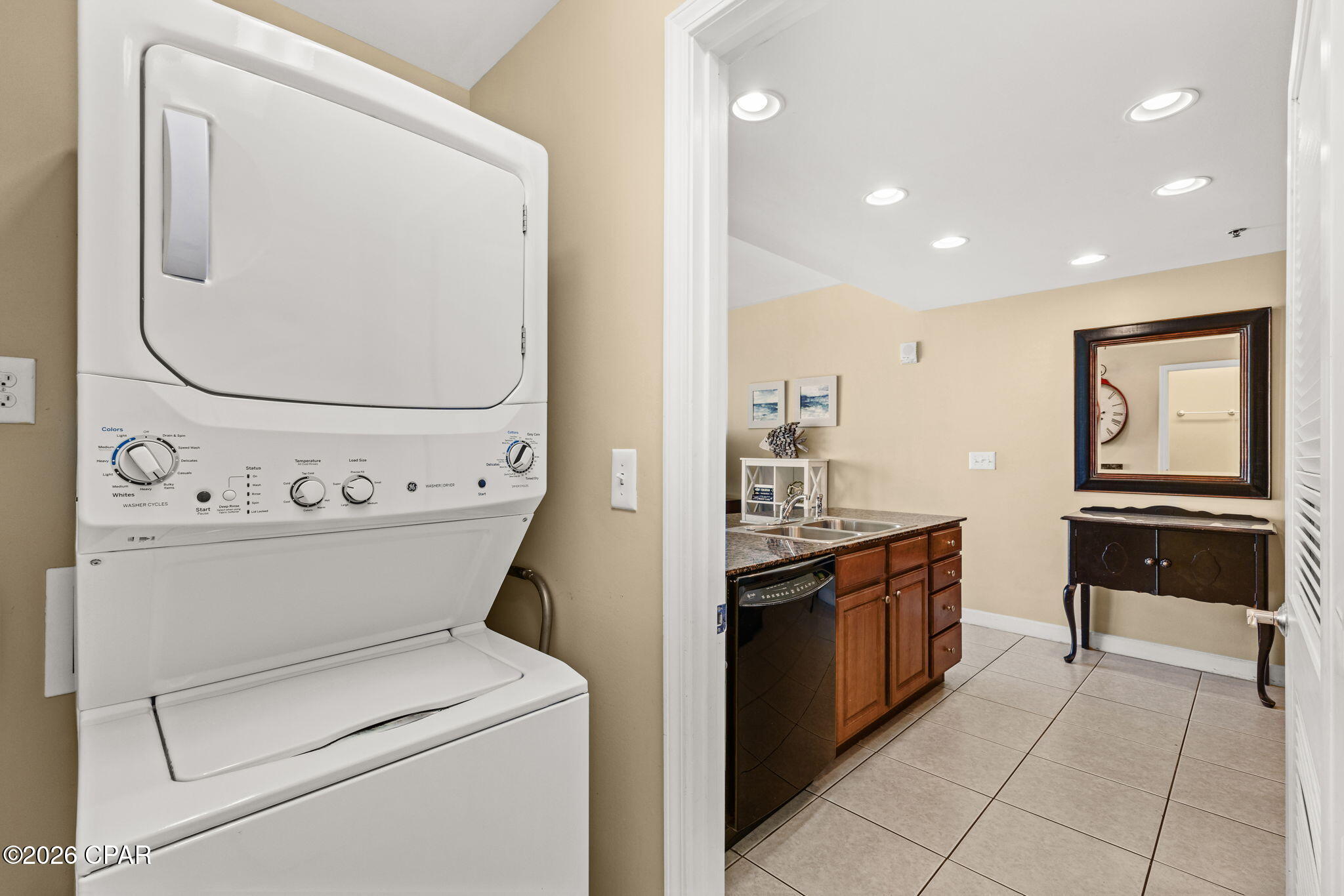 Splash Condo - Residential