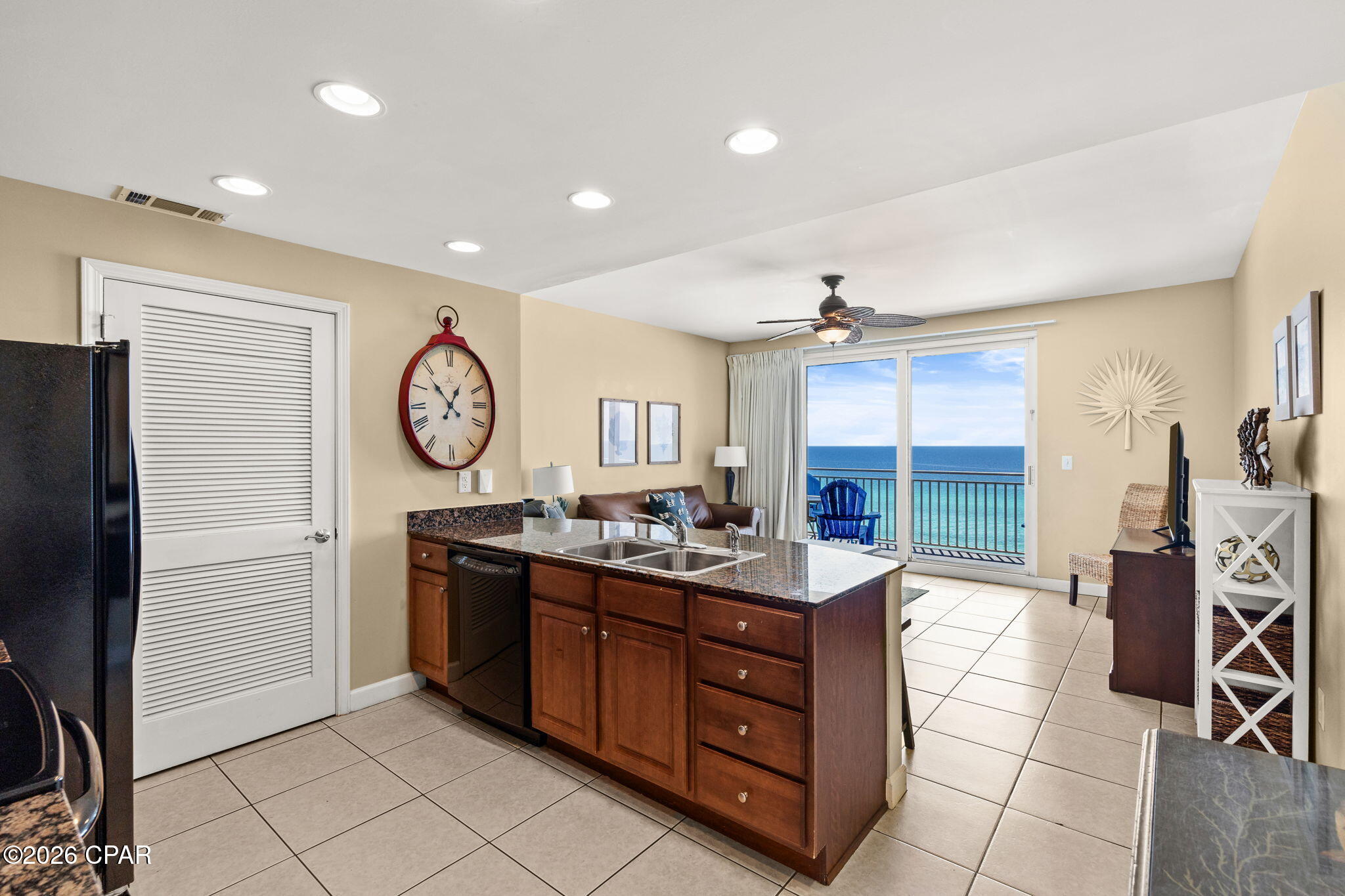 Splash Condo - Residential
