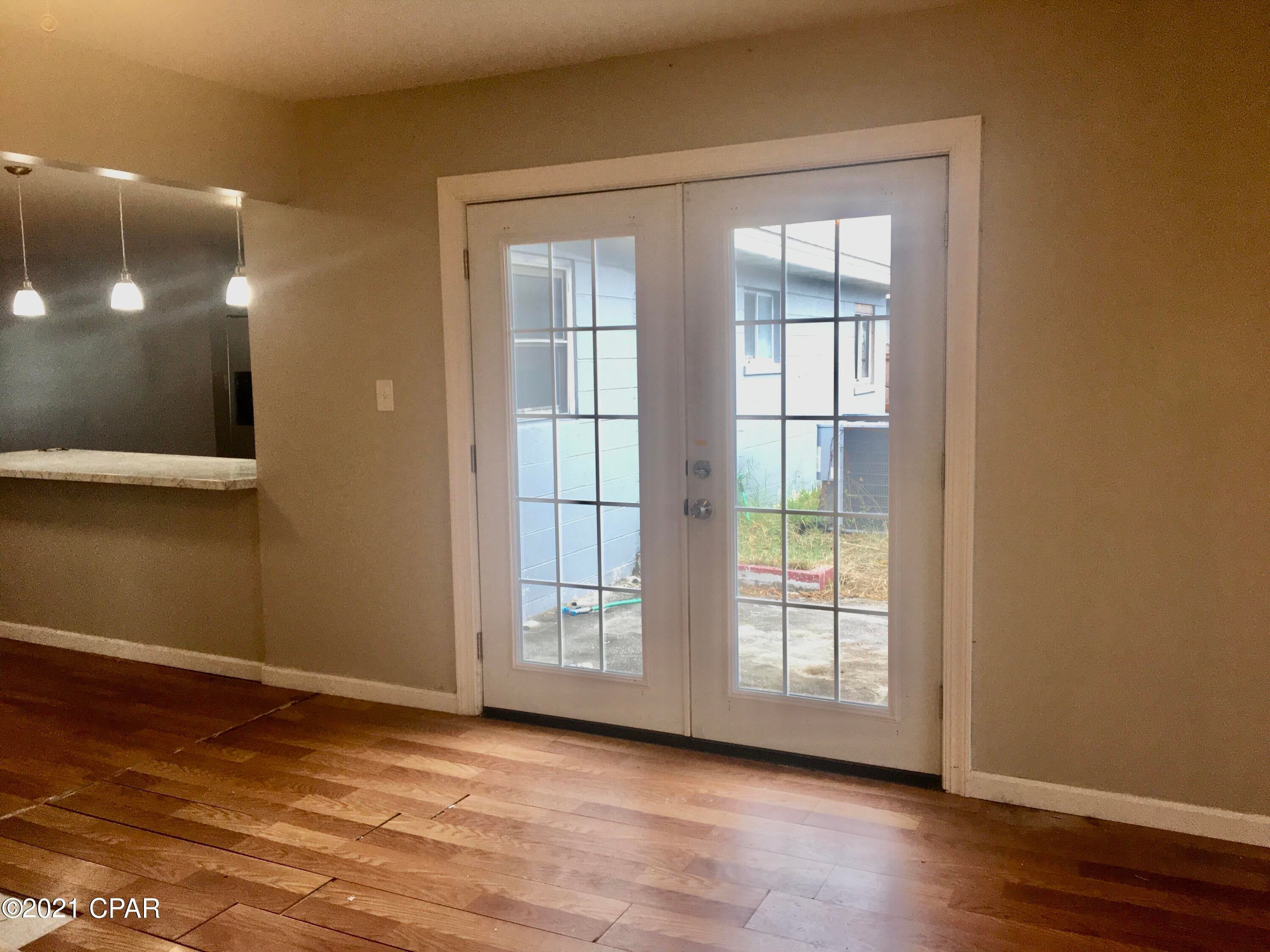 Parkway Manor Est - Residential