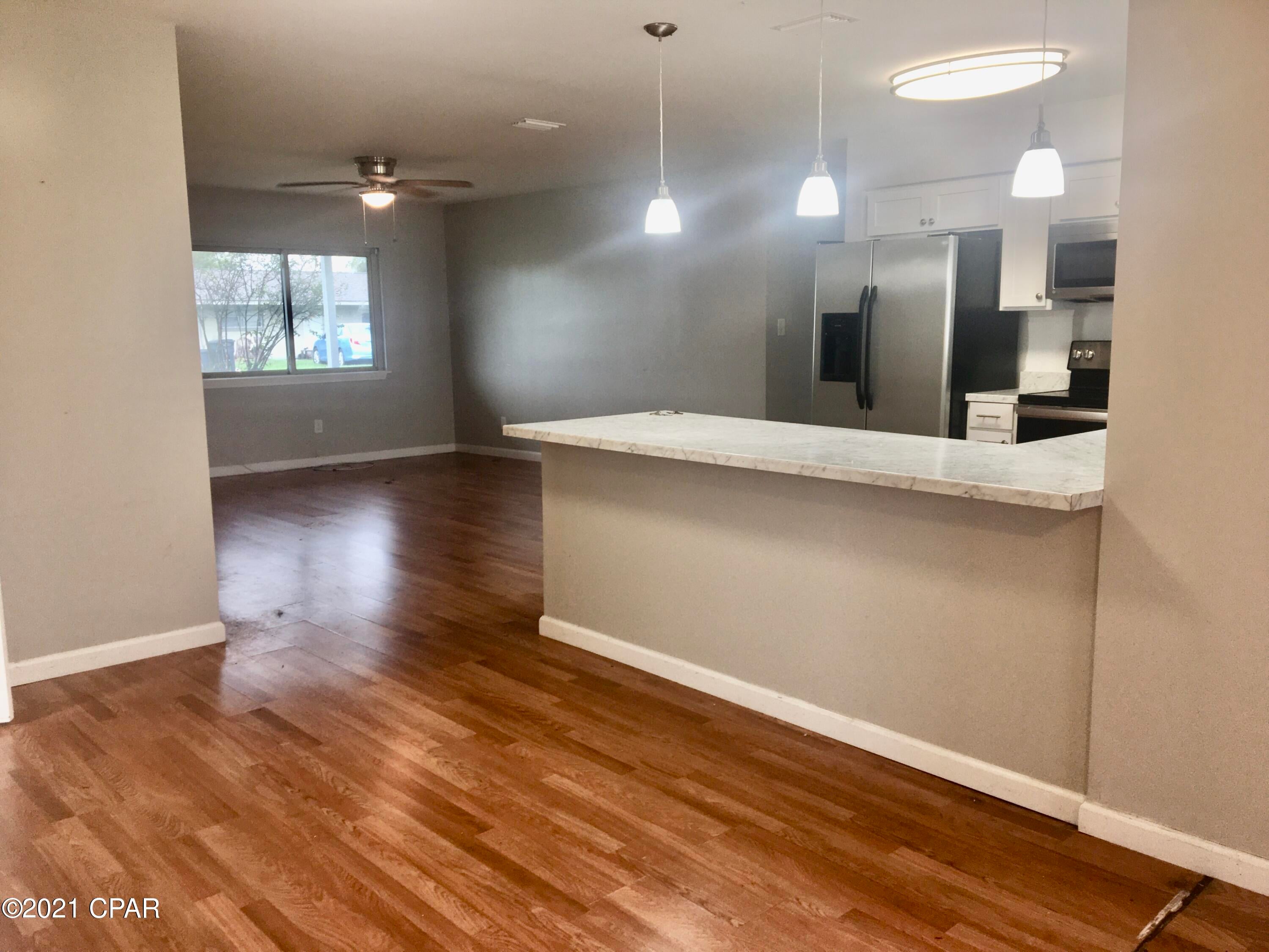 Parkway Manor Est - Residential