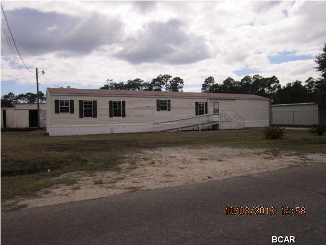 FORECLOSED SINGLE WIDE MOBILE HOME (16X76) ON .25 ACRES. HOME IN GOOD CONDITION, GREAT LOCATION JUST OFF TRANSMITTER RD, ON A PACED RD. info FROM PROPERTY APPRA. OFFICE, PLEASE VERIFY IF IMPORTANT.