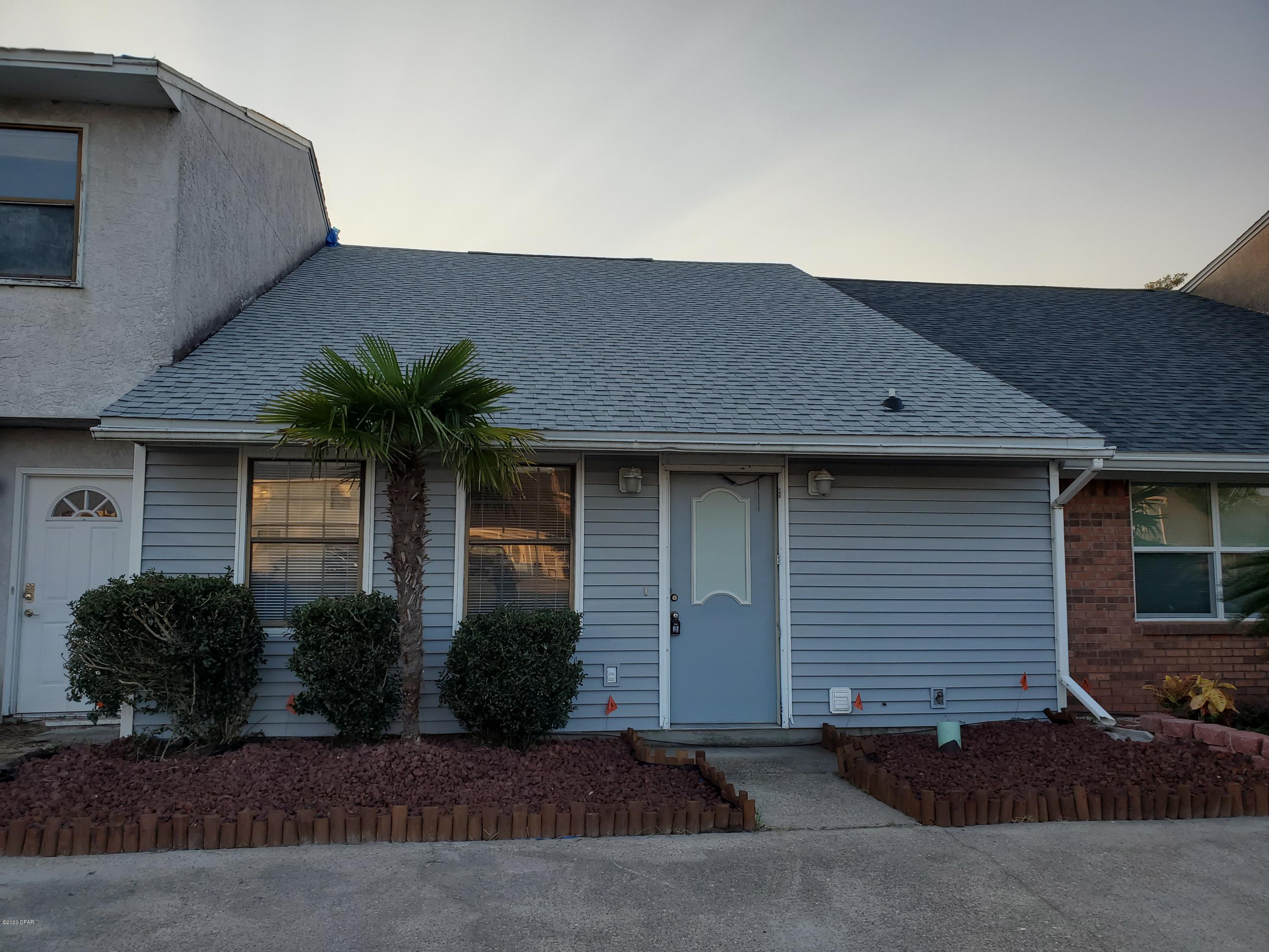 For rent! Newly remodeled town home within 10 mins. to TAFB and nearby shopping, and Starbucks! The town home was completely overhauled with new flooring, paint, appliances, and fixtures. The entry flows right into the living room with an open floor plan for entertaining. The kitchen features stainless steel appliances, great cabinet space and has a breakfast nook/dining area attached. There is a first floor master bedroom with walk-in closet and back yard access door, and en suite master bathroom. Upstairs is a spacious loft bedroom with walk-in closet and attached bathroom as well. Fenced back yard; Washer/Dryer included; **No pets allowed. Enjoy the fresh new appeal of this fully renovated town home in the Parker/Callaway area.