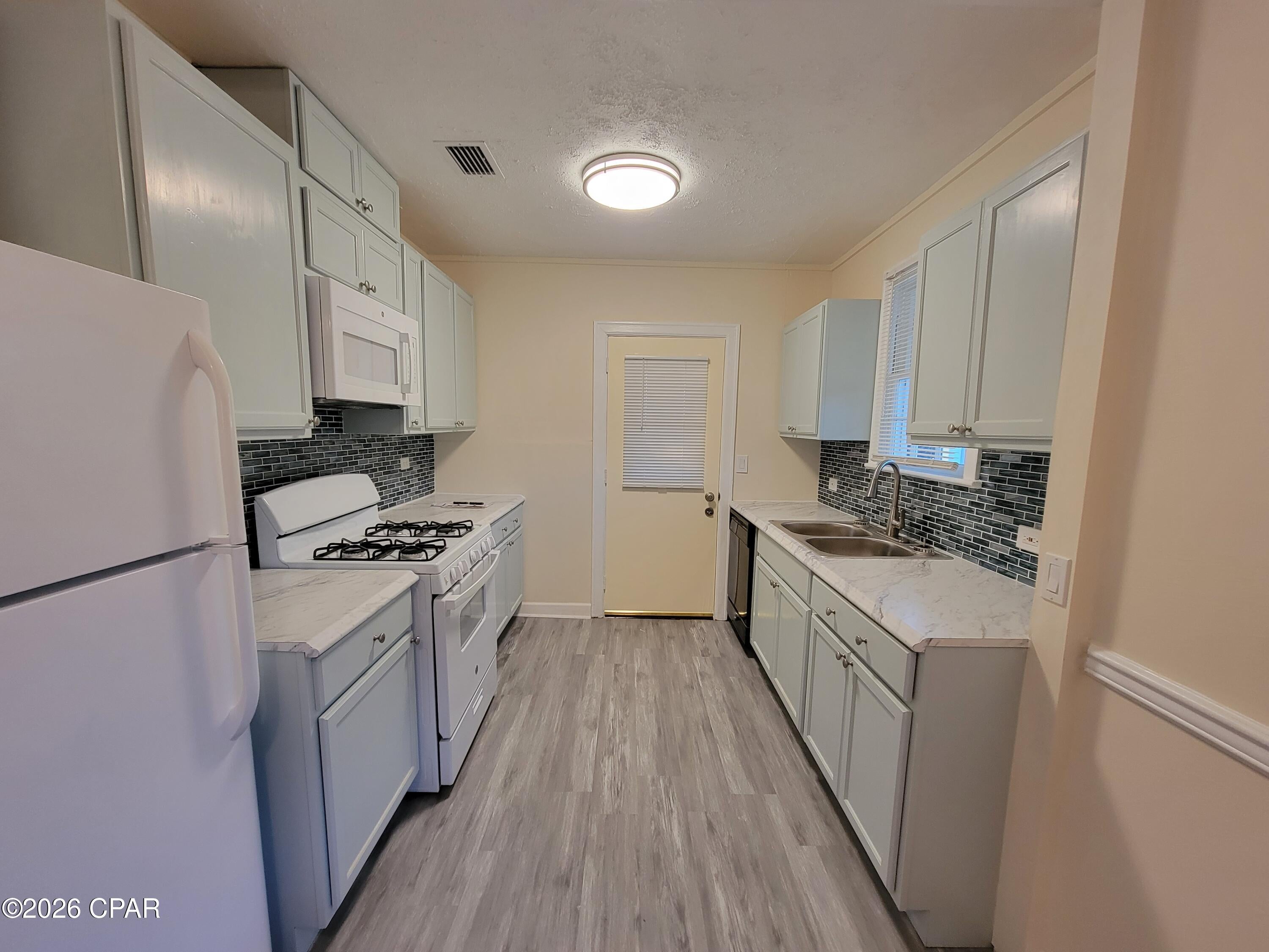 Sudduths 8th Add - Residential Lease