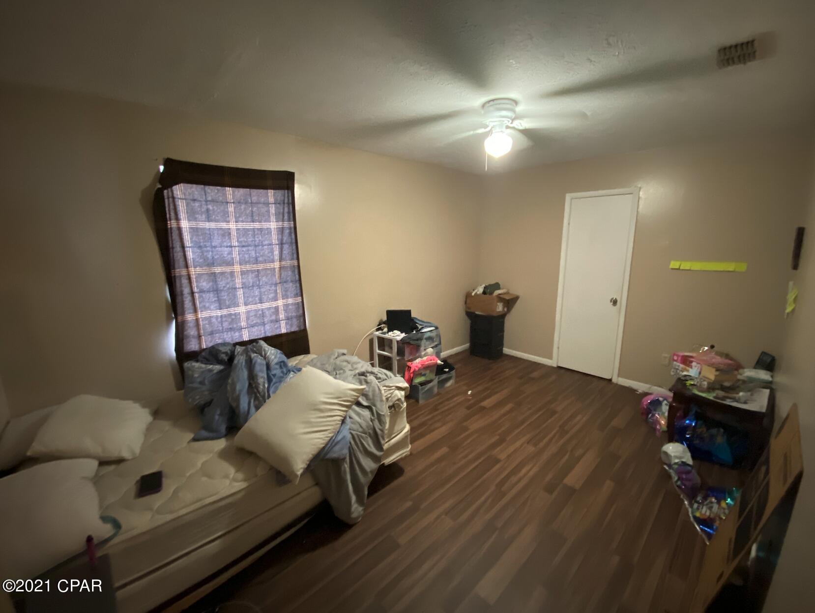 [No Recorded Subdiv] - Residential Lease