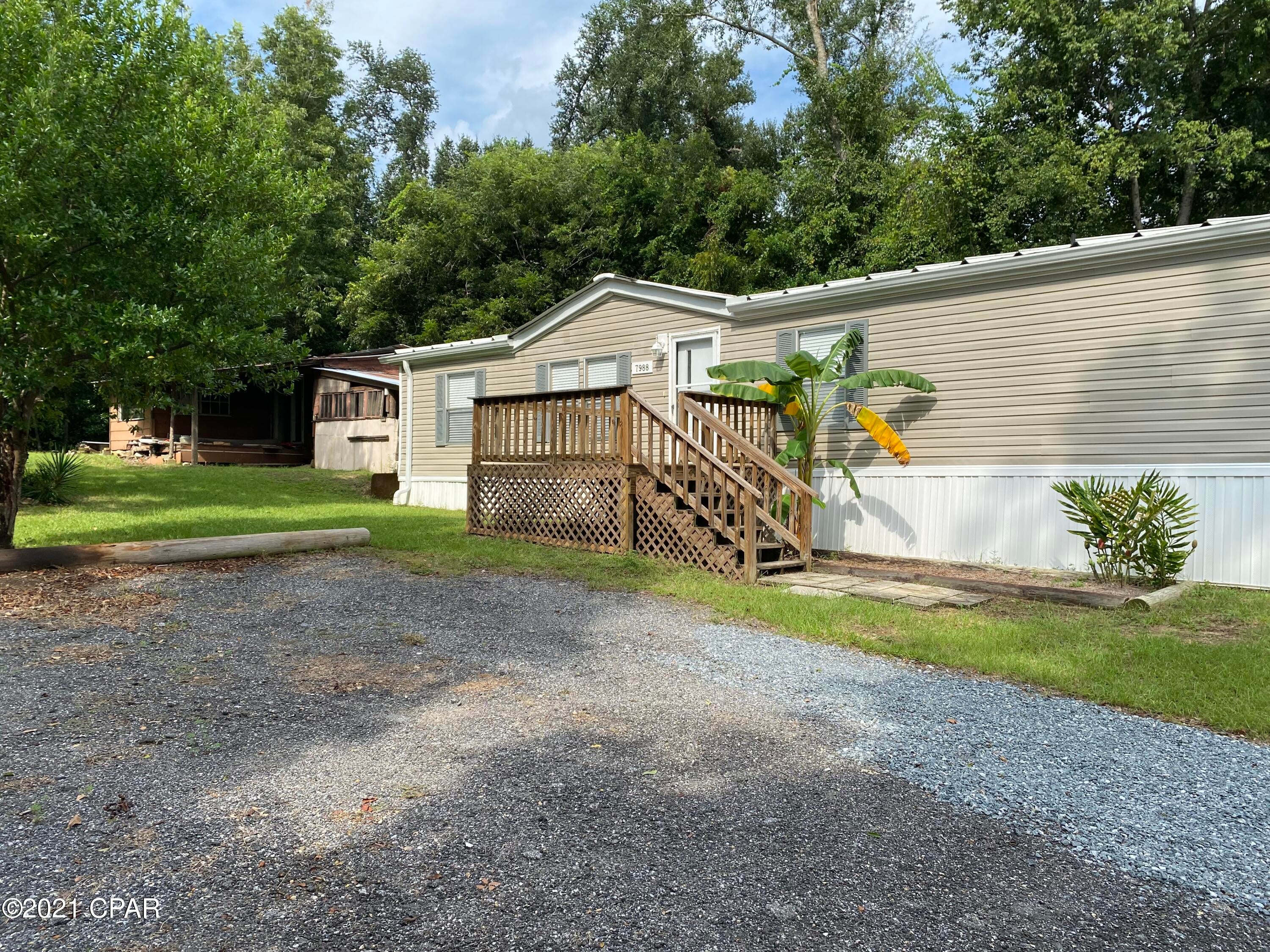 BACK ON MARKET!! BUYER'S LENDER FELL THROUGH! 



Move in ready!! Beautifully remodeled 4 BEDROOM / 2 BATH in a very quiet neighborhood, good school district, big lot and in the city limits. City water and sewer, gutters on front and back and piped off the property. There is an older shed that could be repaired and is currently used for storage. Also a concrete pad just waiting for a pole barn! 24 gauge commercial metal roof. Inside LVT flooring and brand new wall to wall carpet in the bedrooms, textured paint in master bedroom and living room as well. Includes washer, dryer, stove and refrigerator. Sub flooring in the kitchen and laundry have 3/4 '' plywood, Central unit is 5 years old, water heater is 3 years old. Comcast Xfinity is offered in this area for internet.
